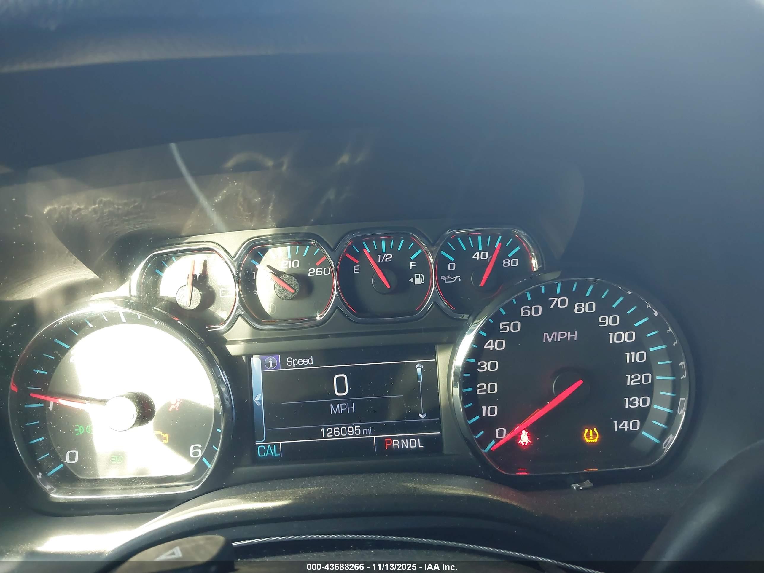 CHEVROLET TAHOE image 7