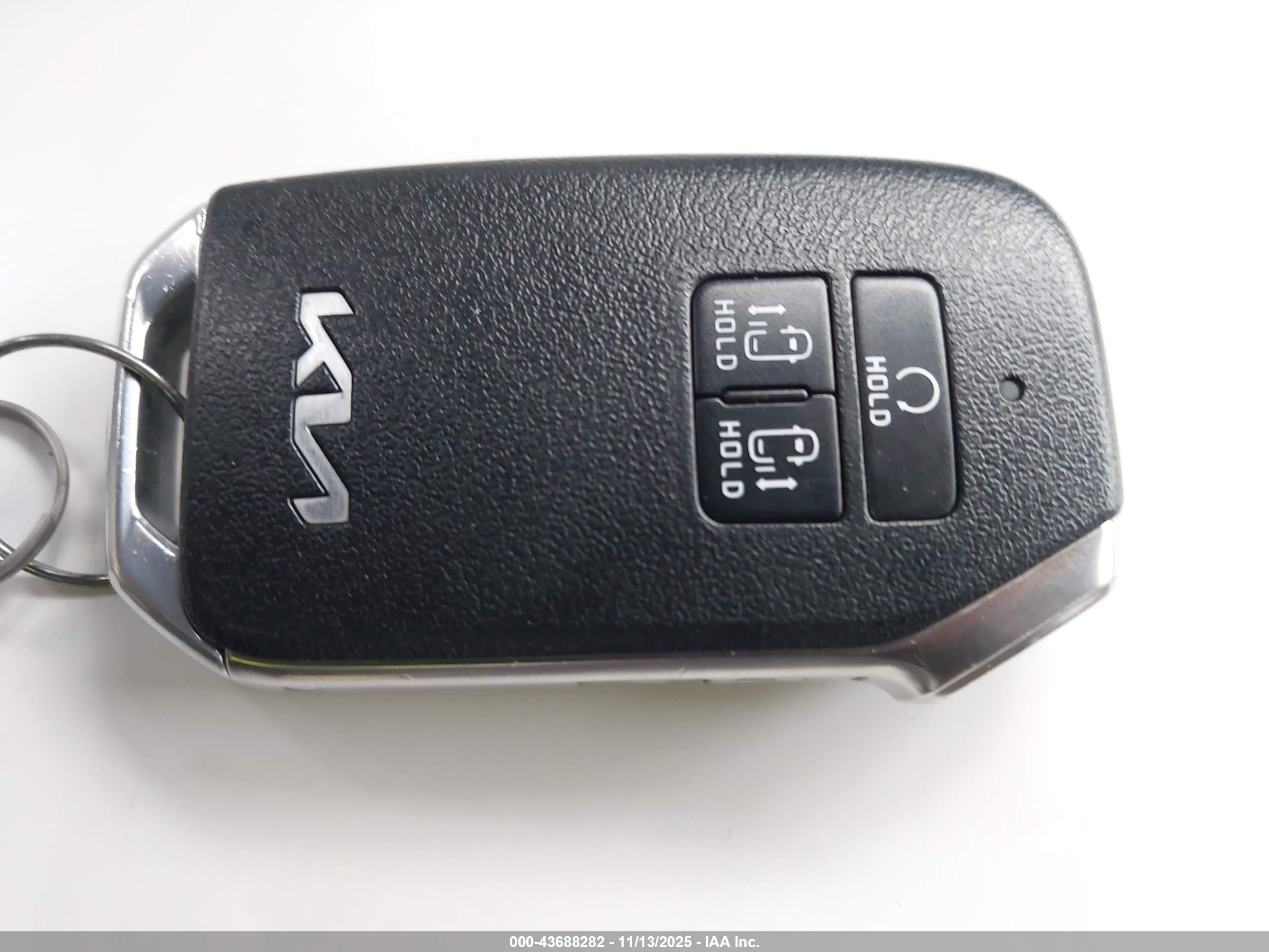 KIA CARNIVAL image 11