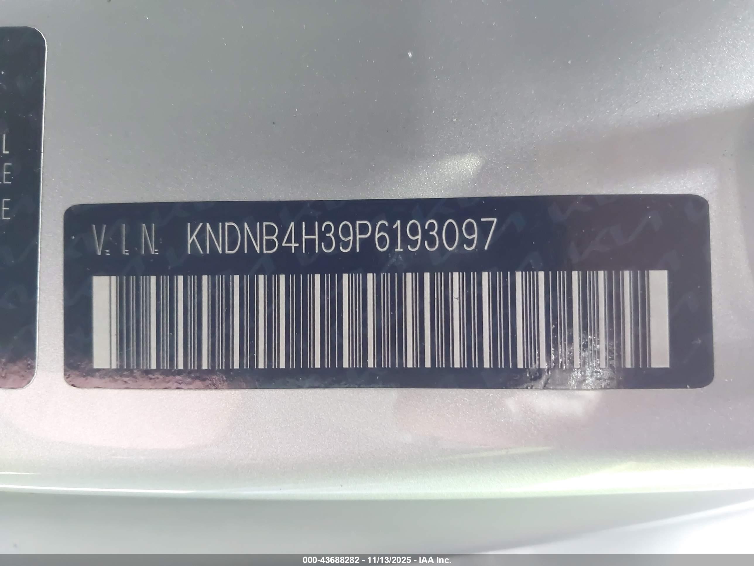 KIA CARNIVAL image 9
