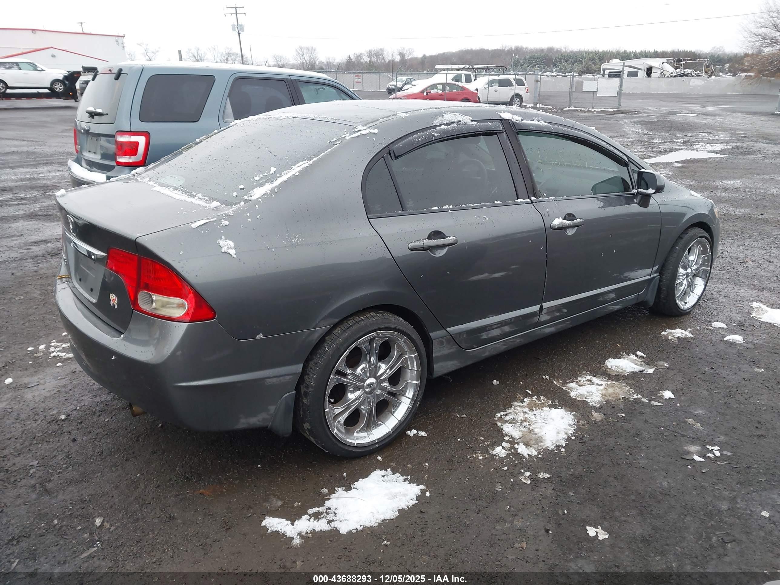 HONDA CIVIC image 4