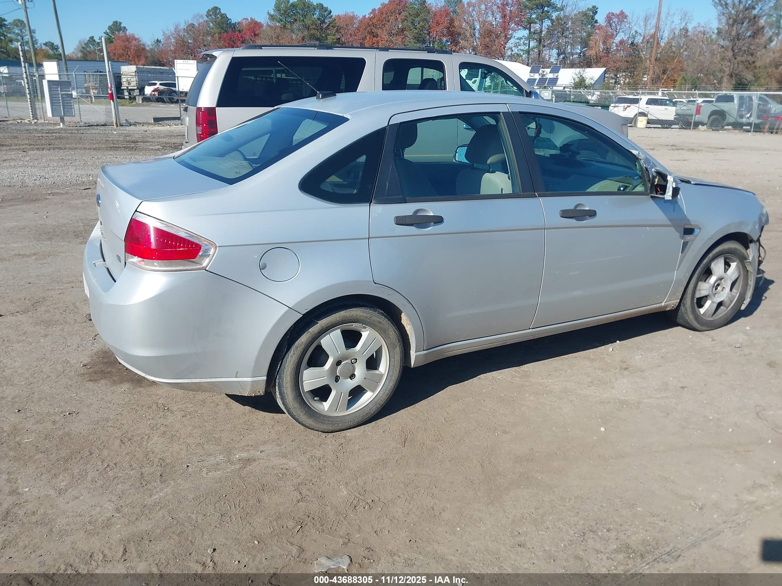 FORD FOCUS image 4