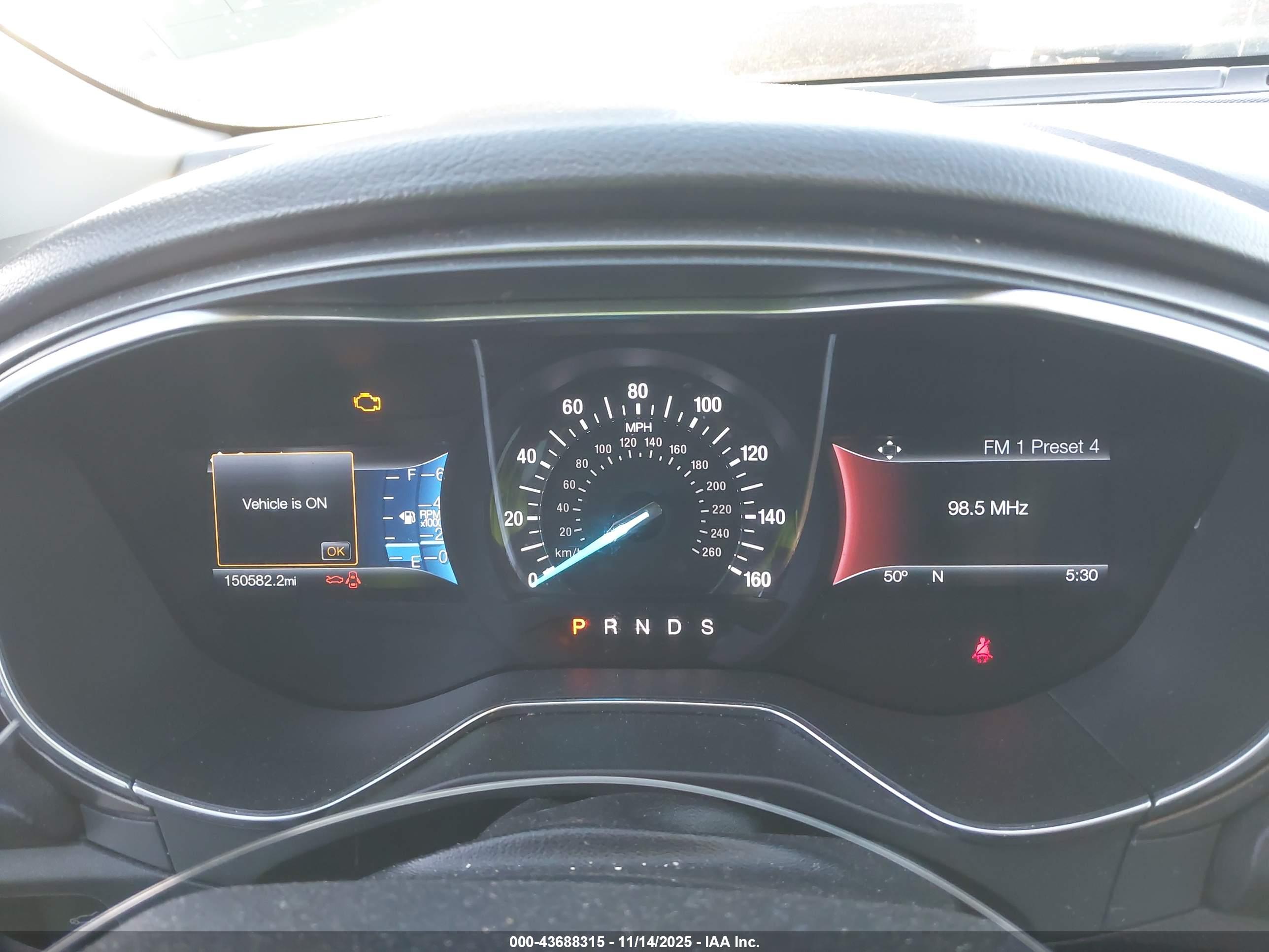 FORD FUSION image 7
