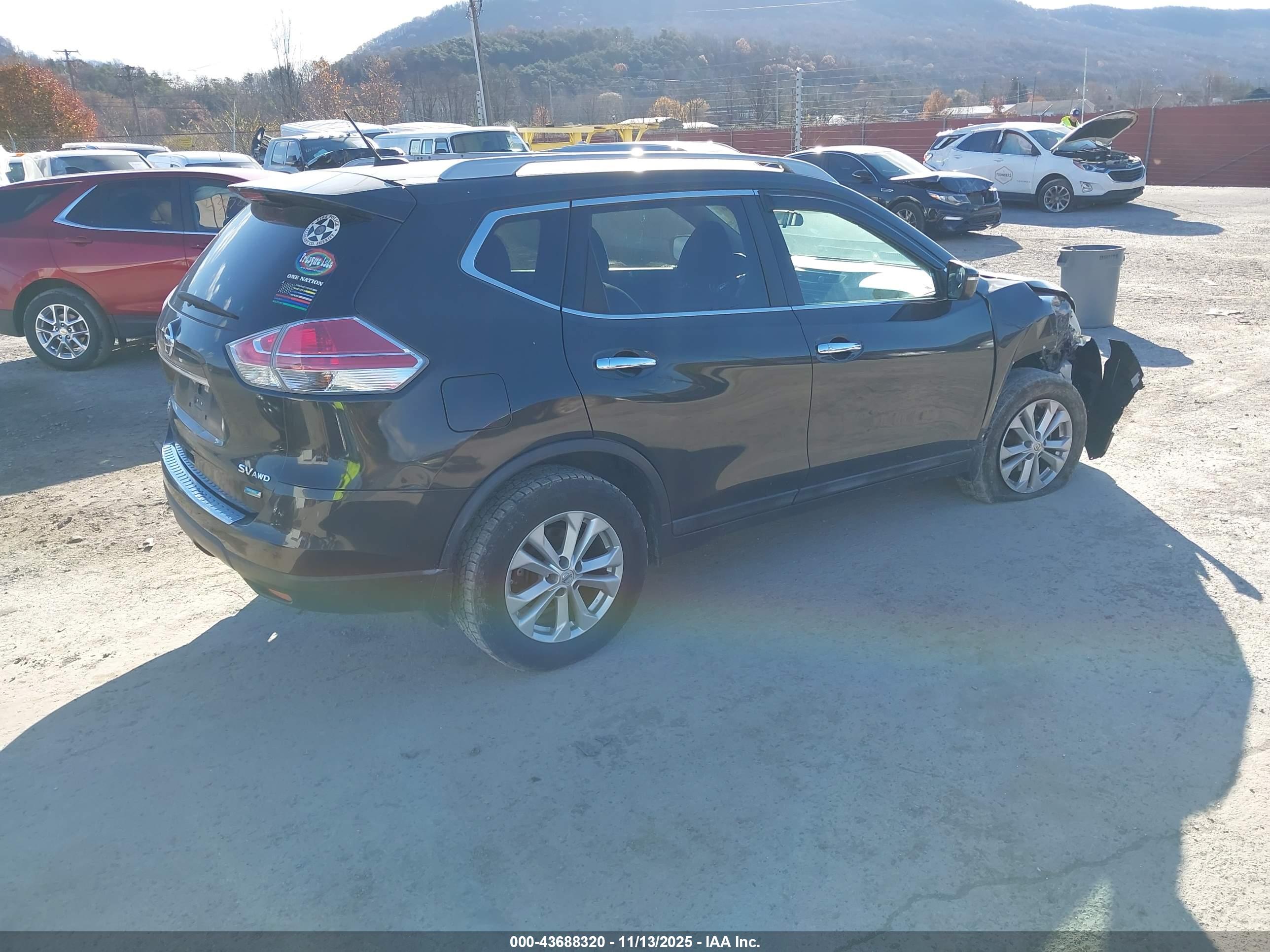 NISSAN ROGUE image 4