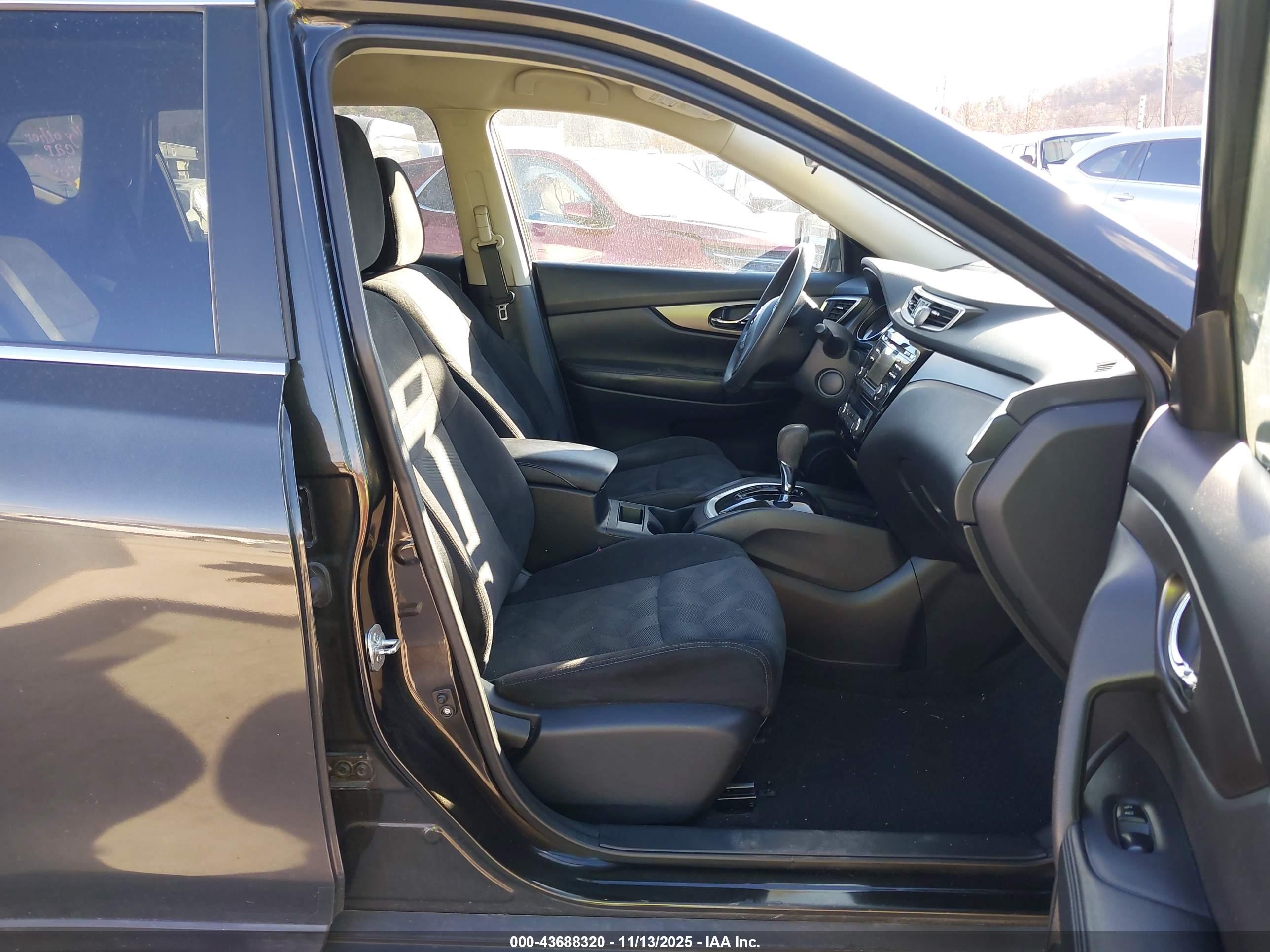 NISSAN ROGUE image 5