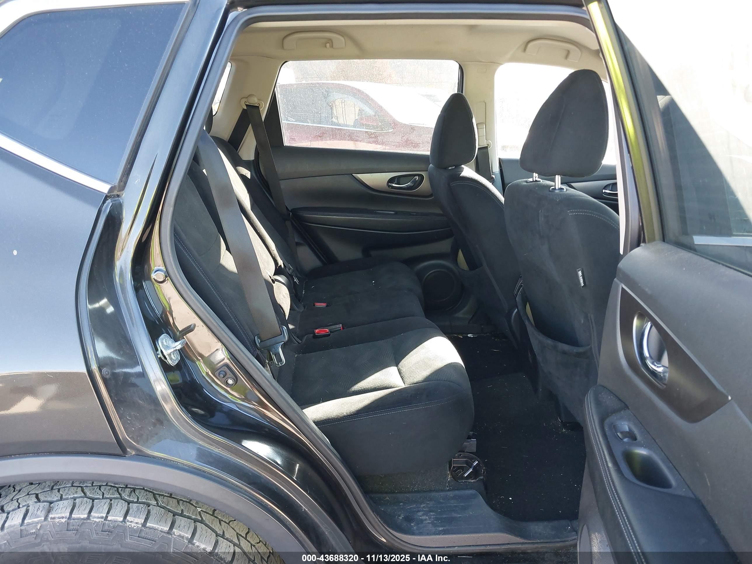 NISSAN ROGUE image 8