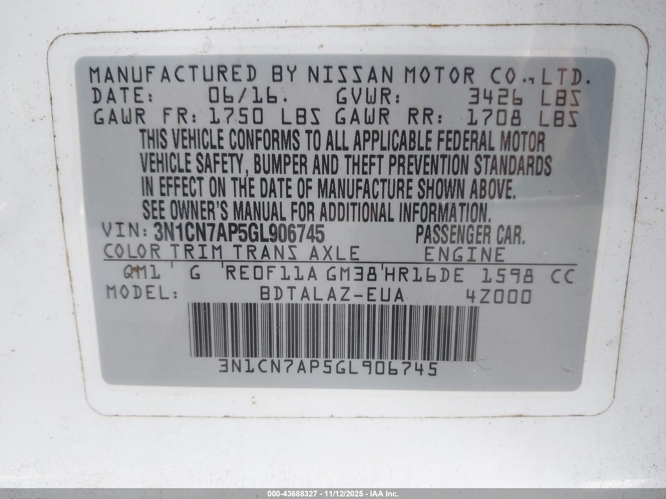 NISSAN VERSA image 9