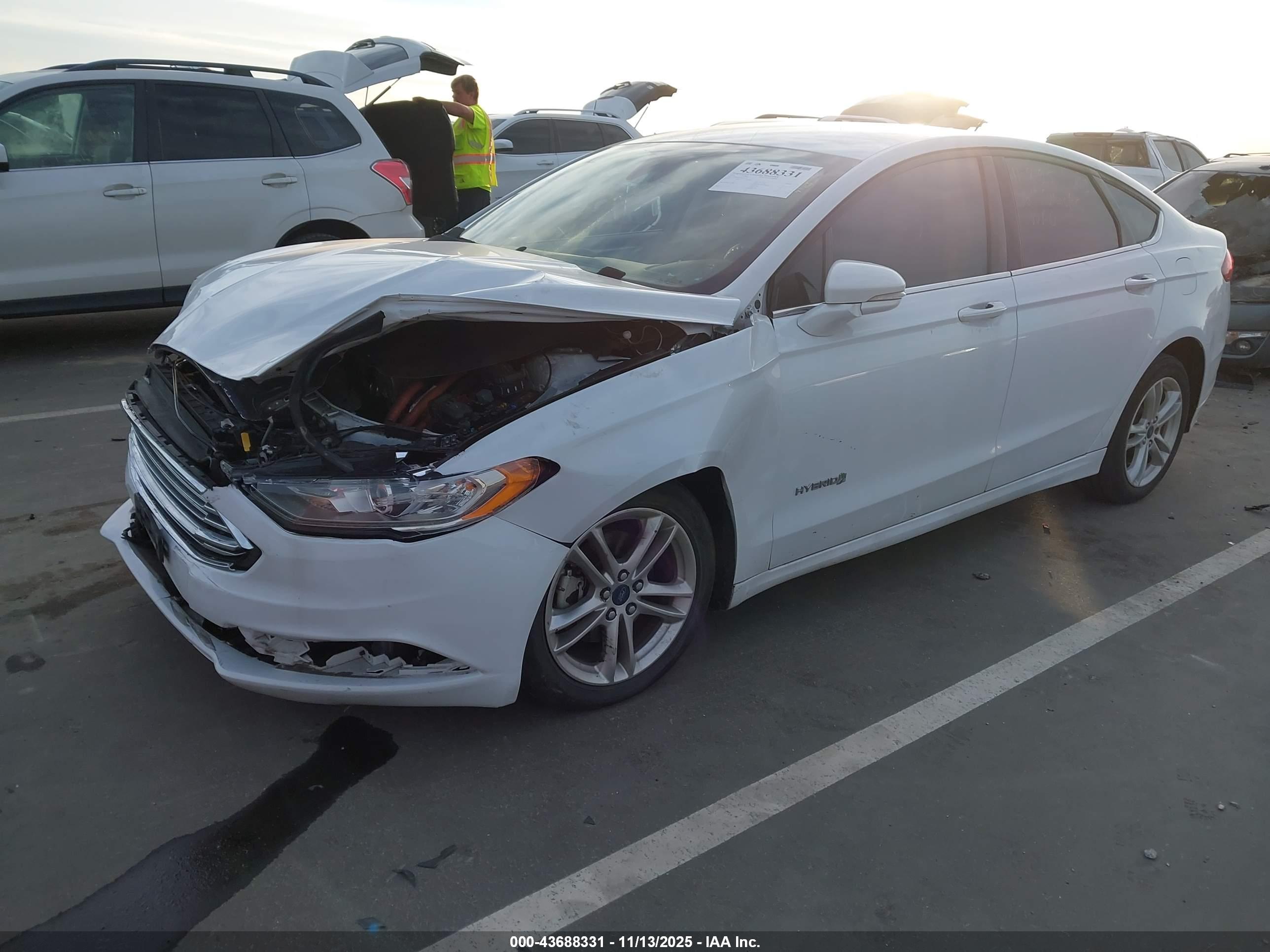 FORD FUSION image 2