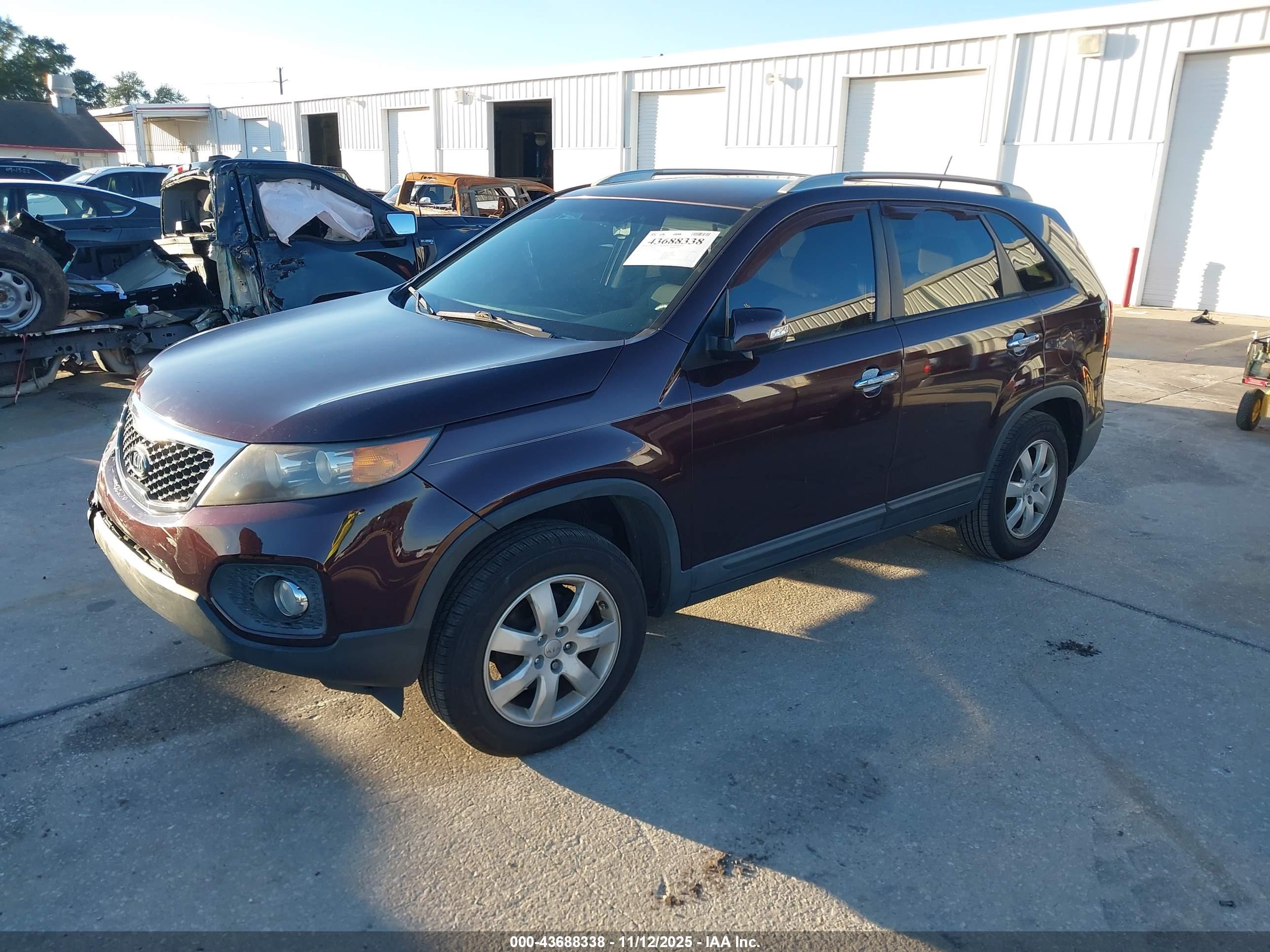 KIA SORENTO image 2
