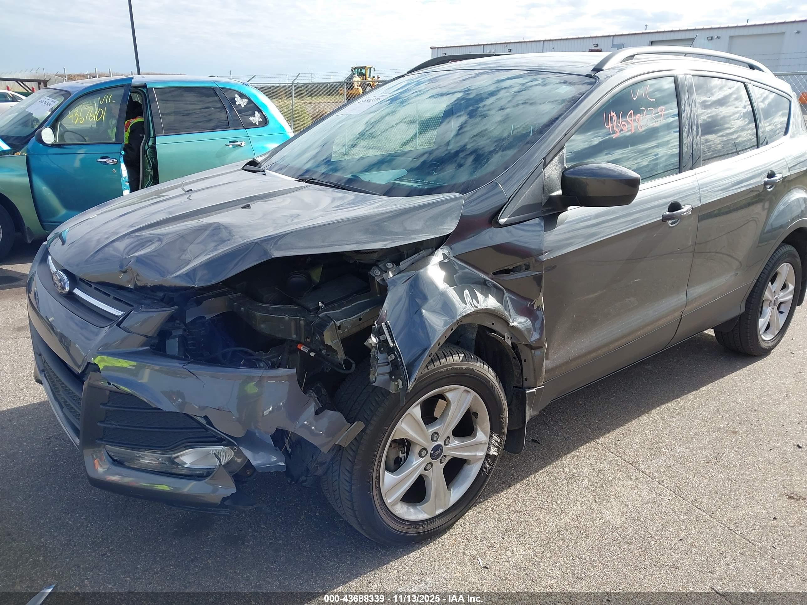 FORD ESCAPE image 6
