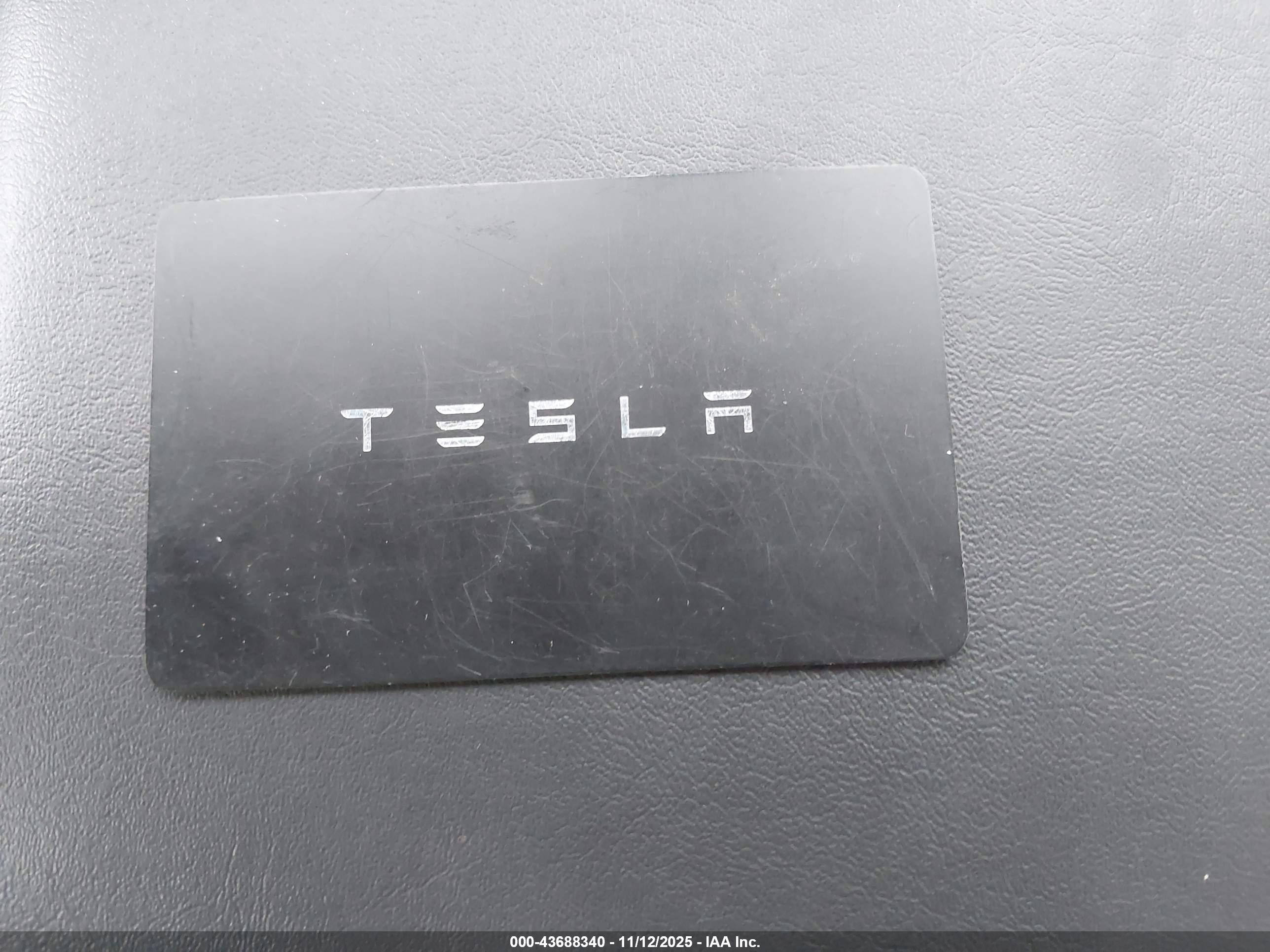 TESLA MODEL image 11
