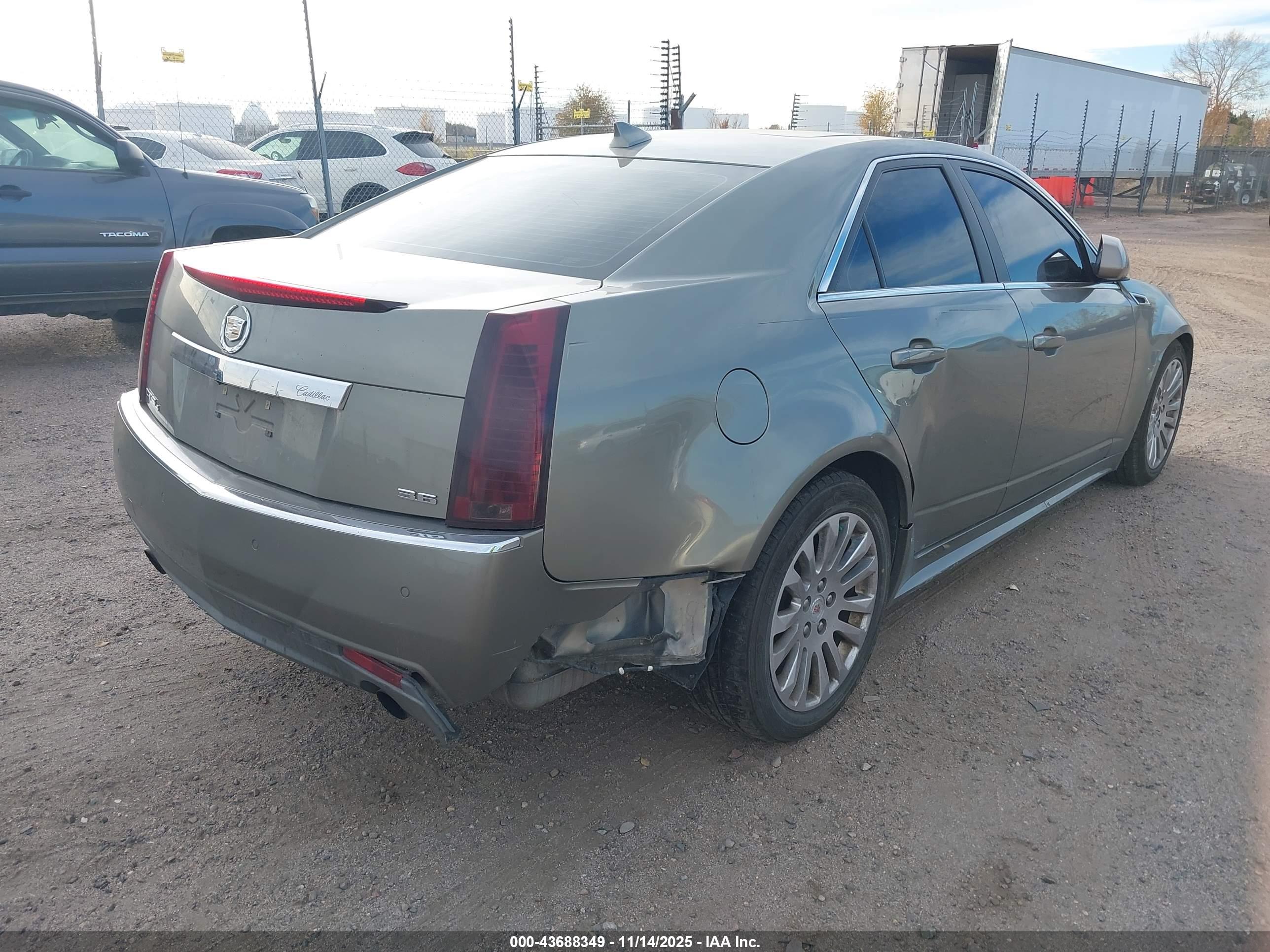 CADILLAC CTS image 4