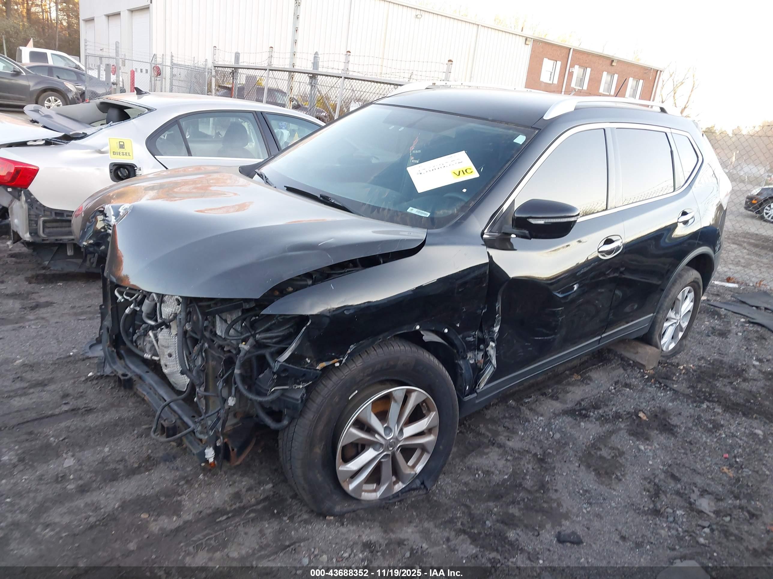 NISSAN ROGUE image 2