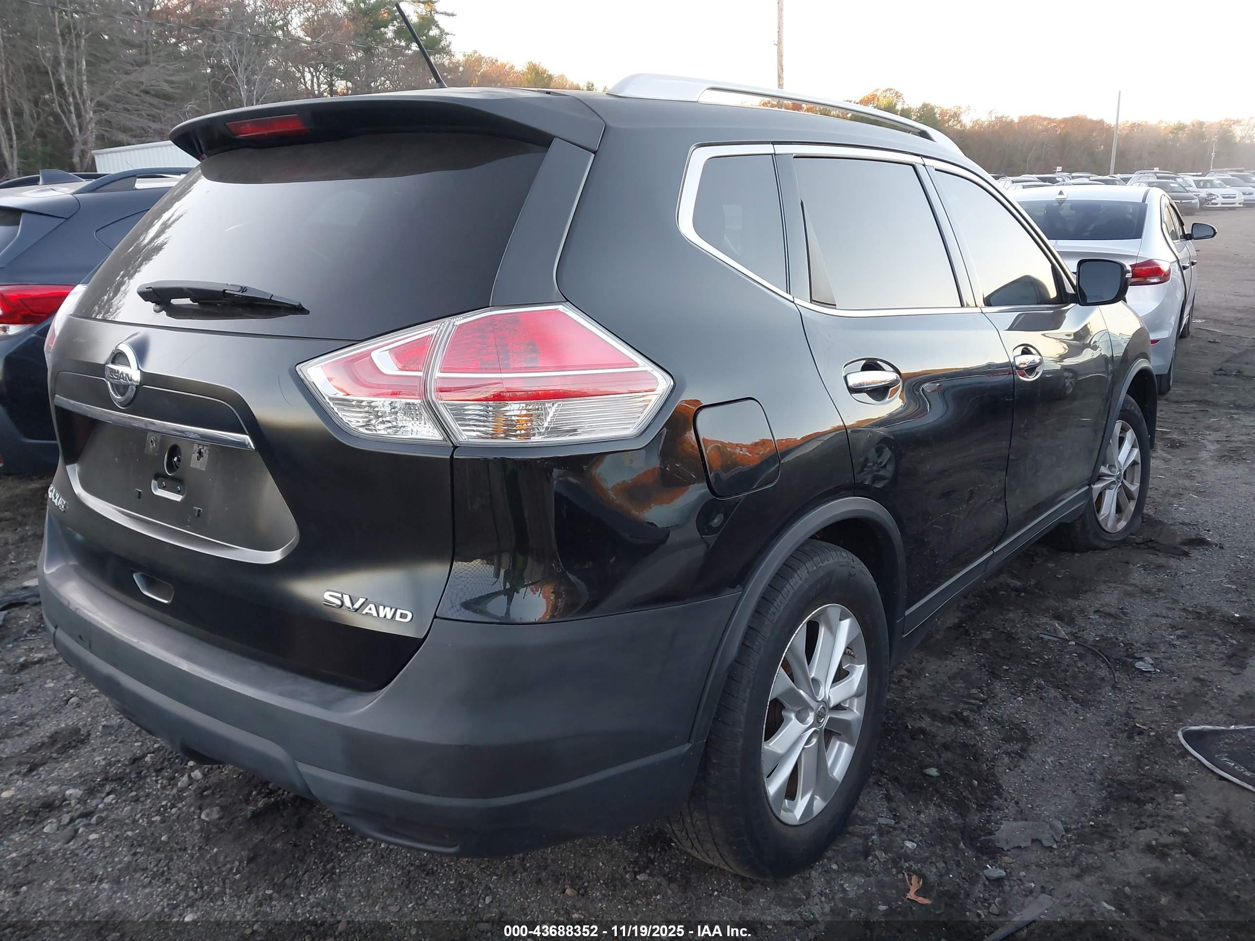 NISSAN ROGUE image 4