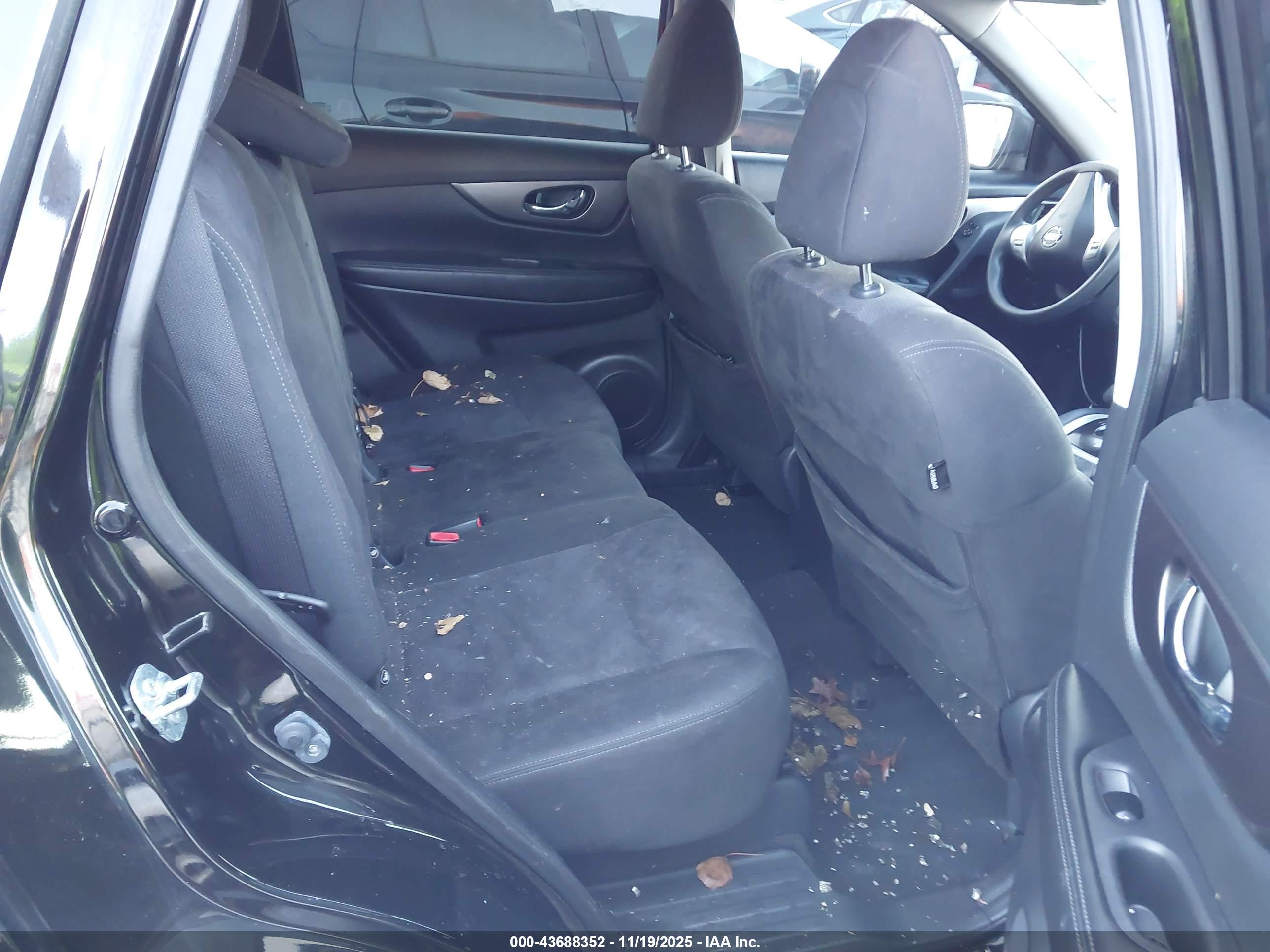 NISSAN ROGUE image 8