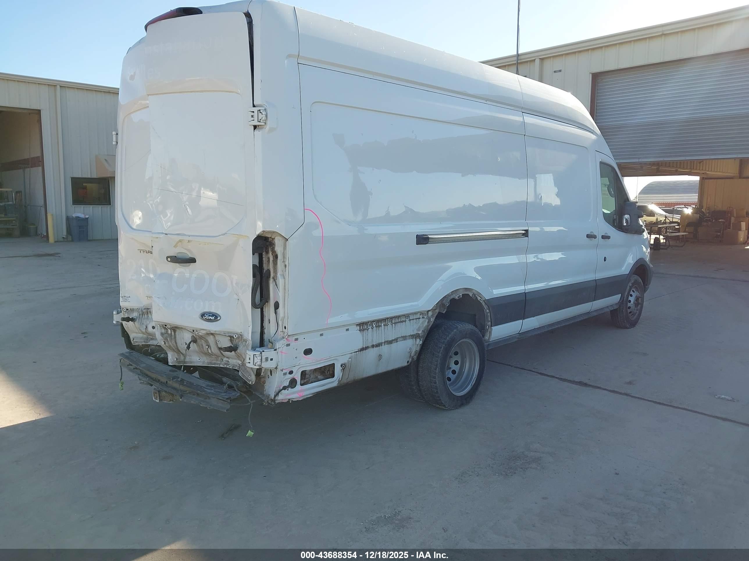 FORD TRANSIT-350 image 4