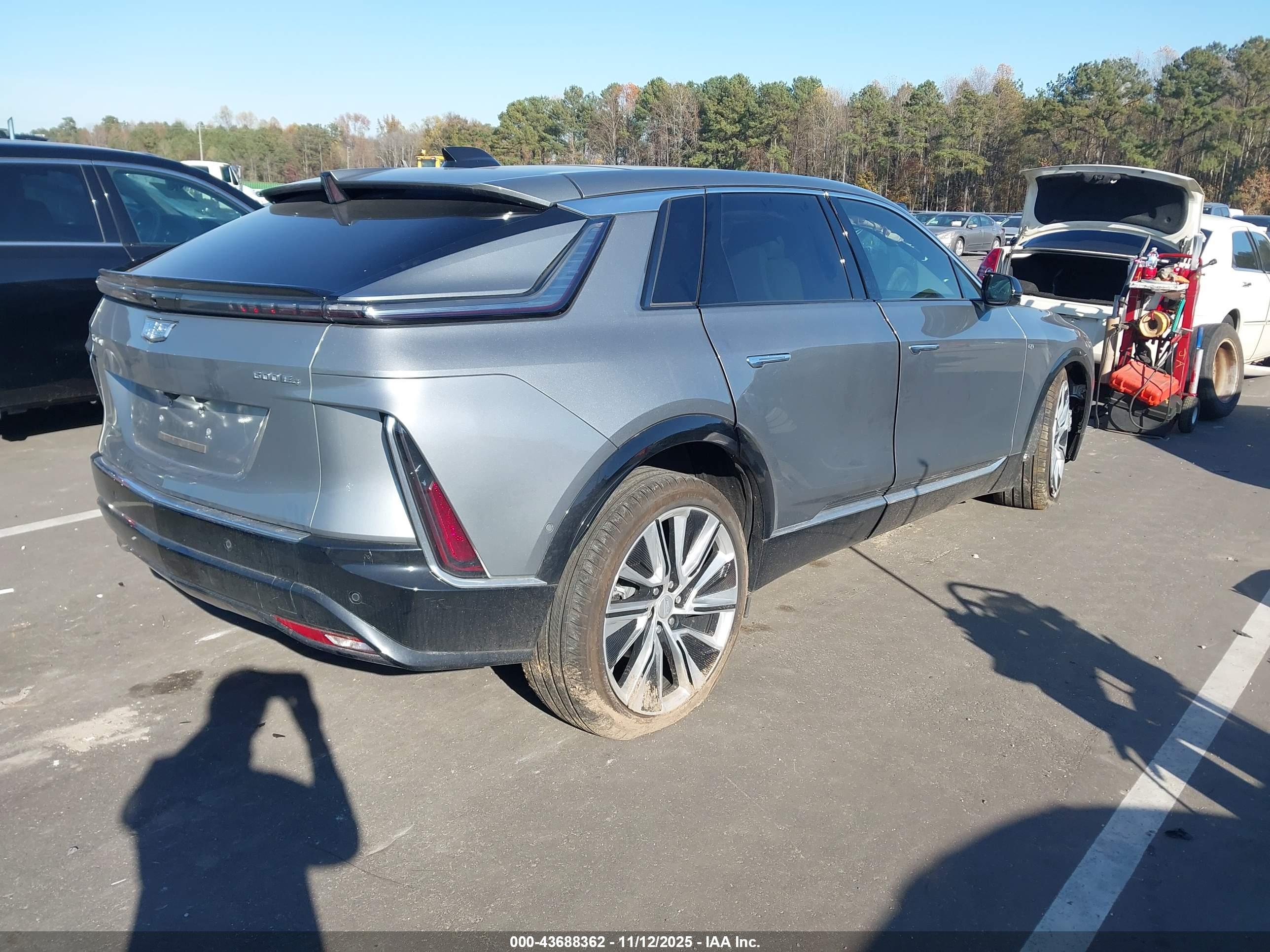 CADILLAC LYRIQ image 4
