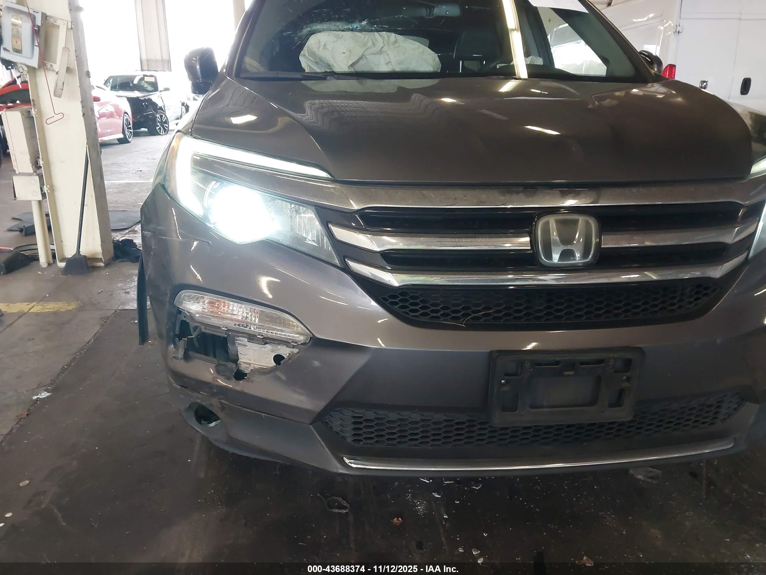HONDA PILOT image 6