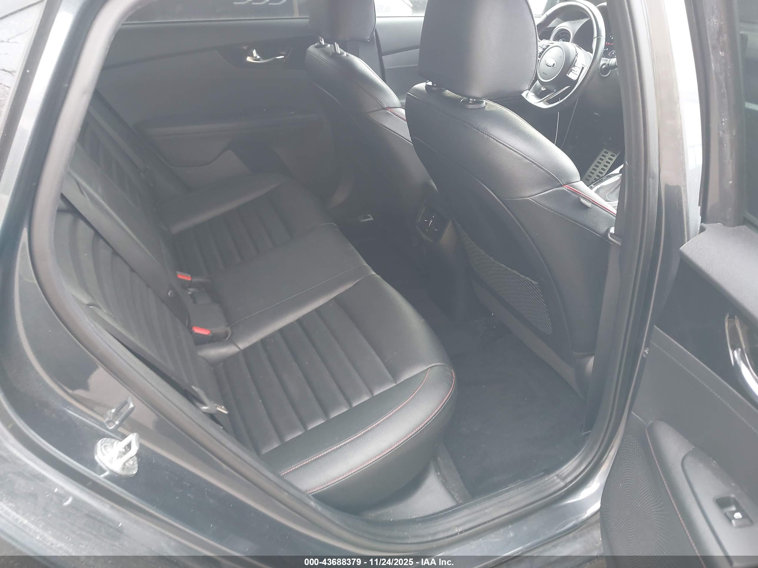 KIA FORTE image 8
