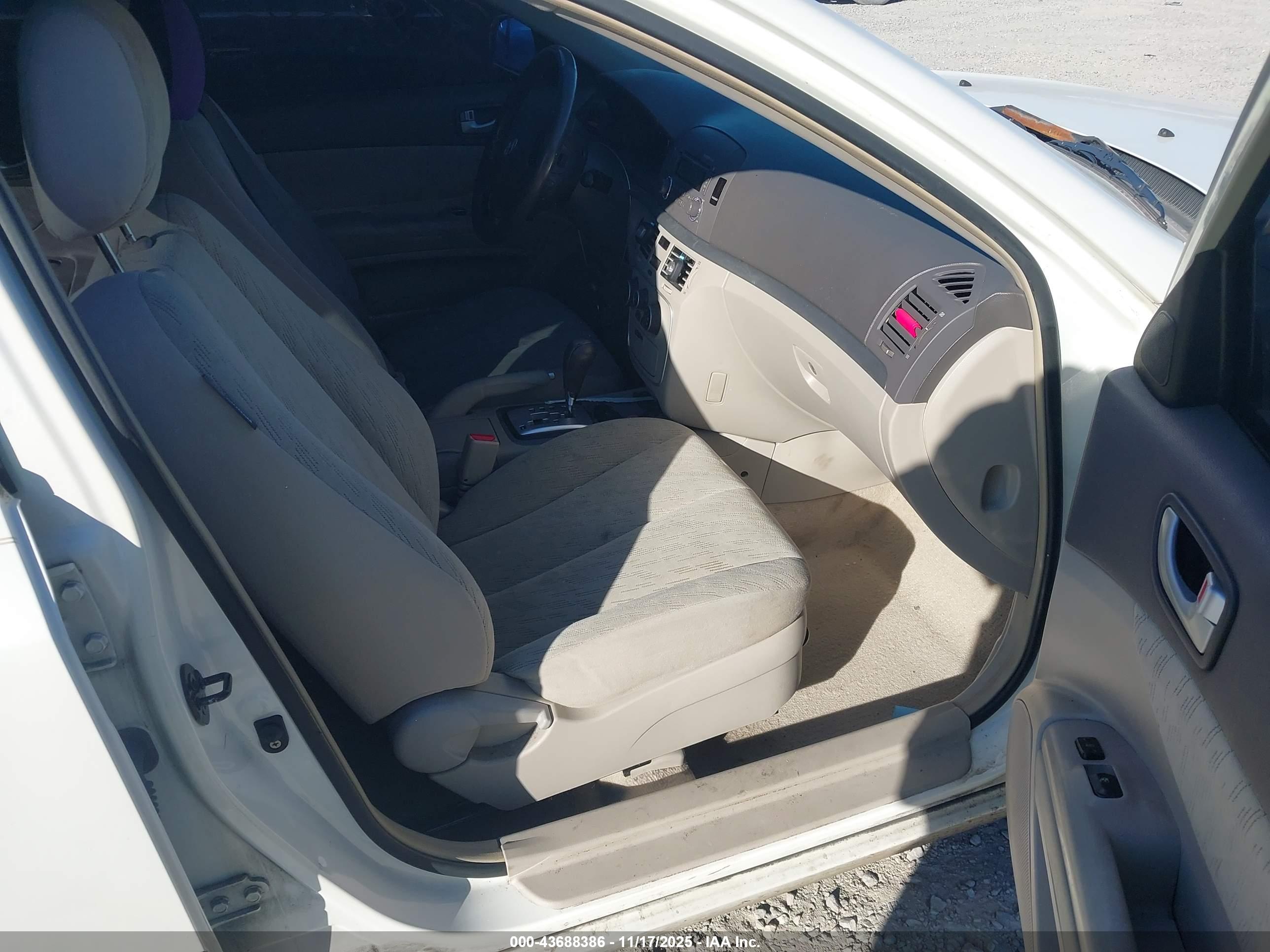 HYUNDAI SONATA image 5