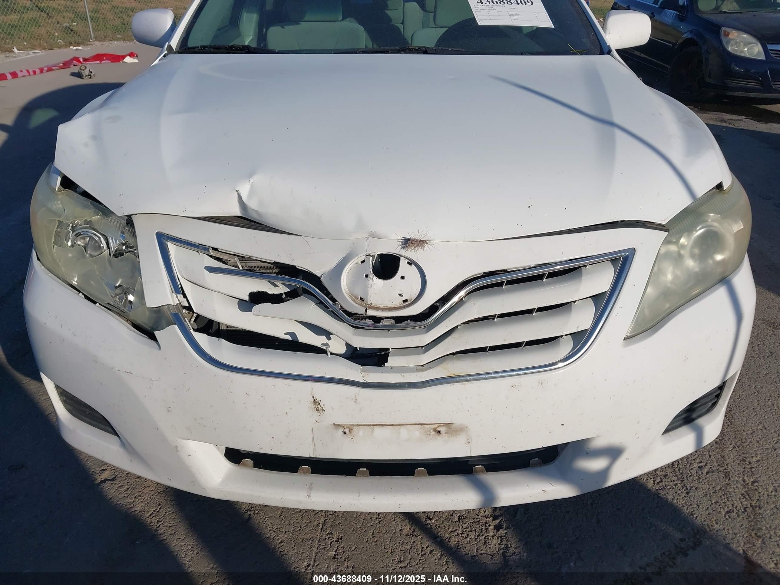 TOYOTA CAMRY image 6