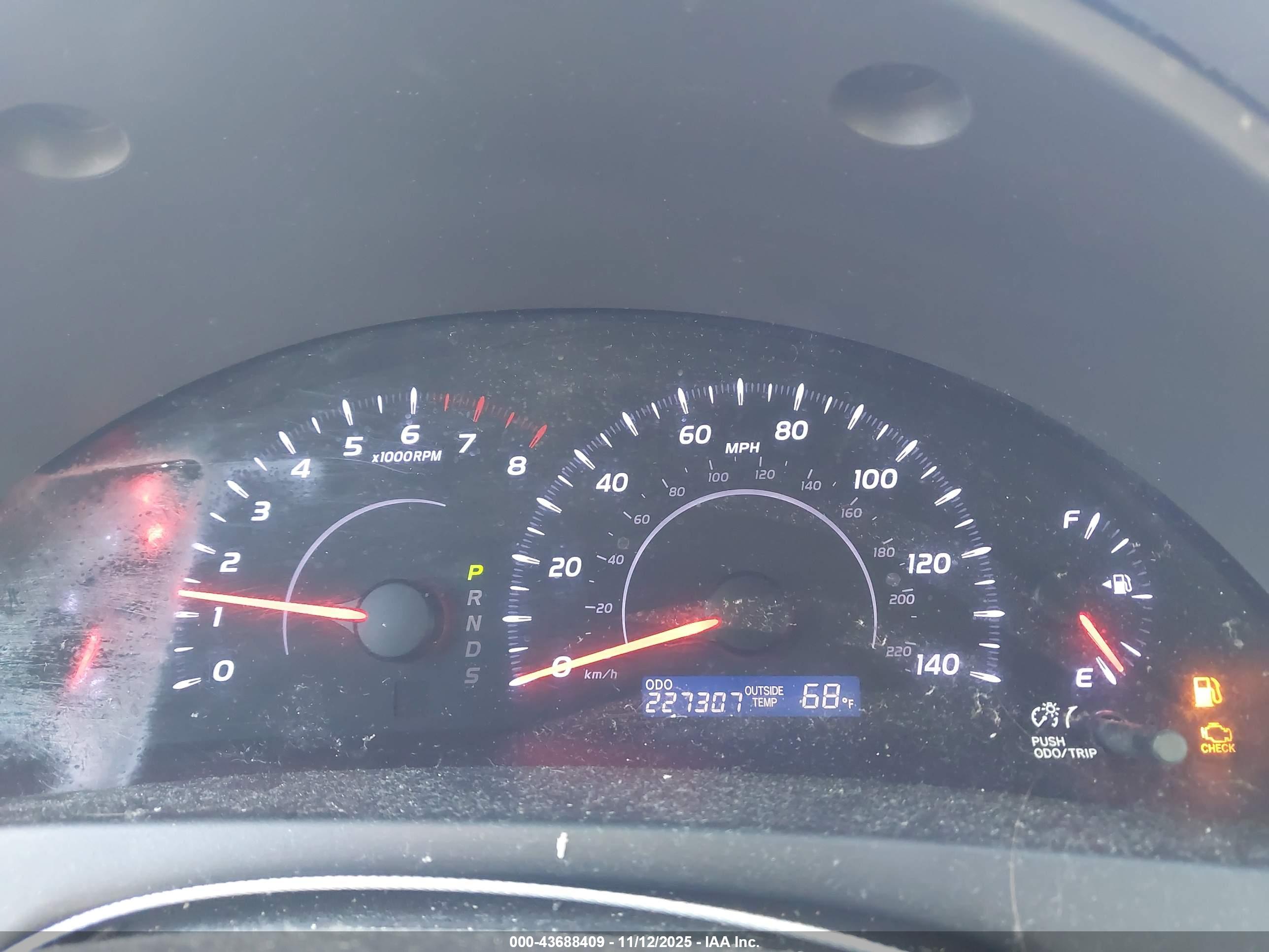 TOYOTA CAMRY image 7