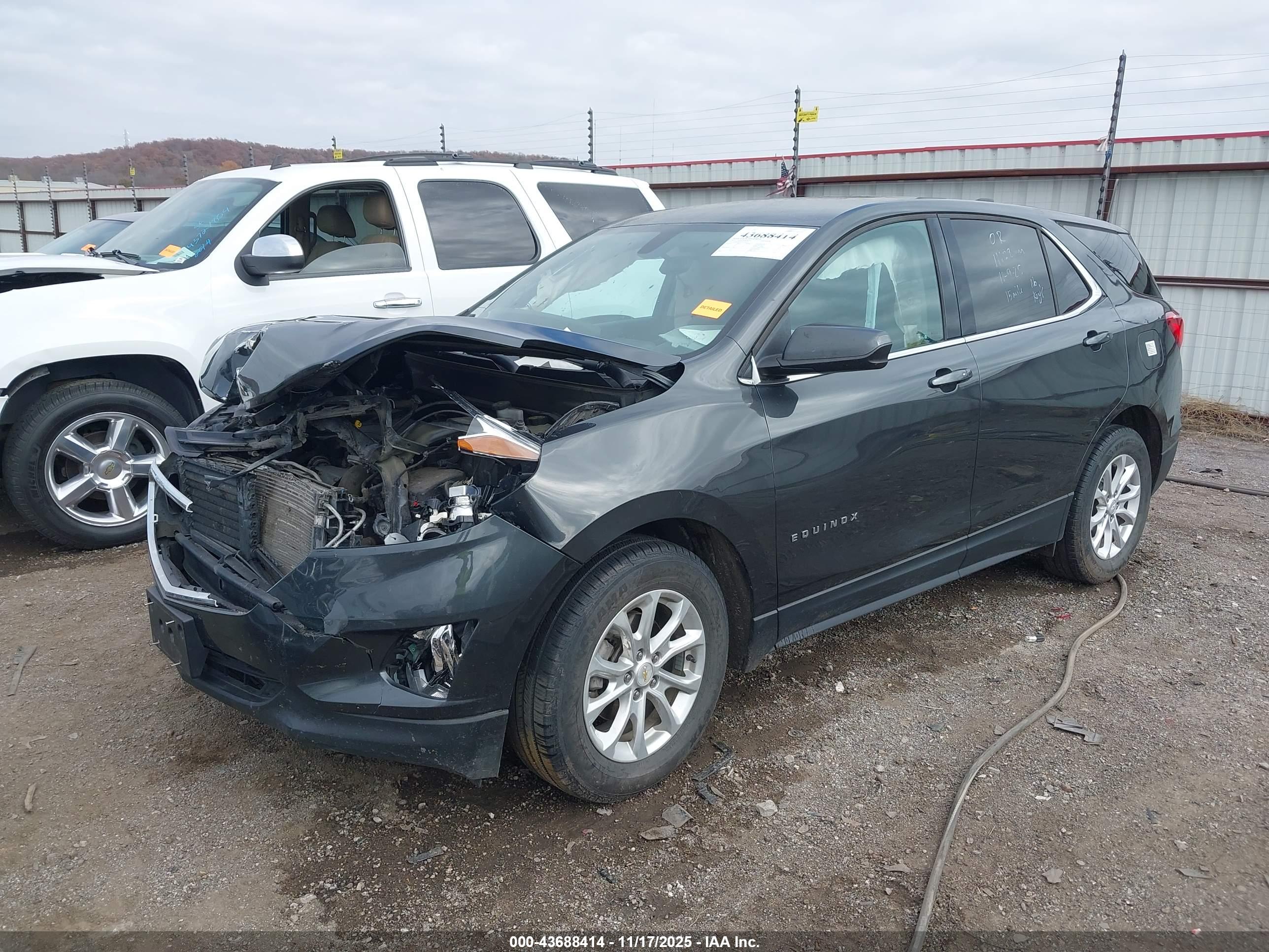 CHEVROLET EQUINOX image 2