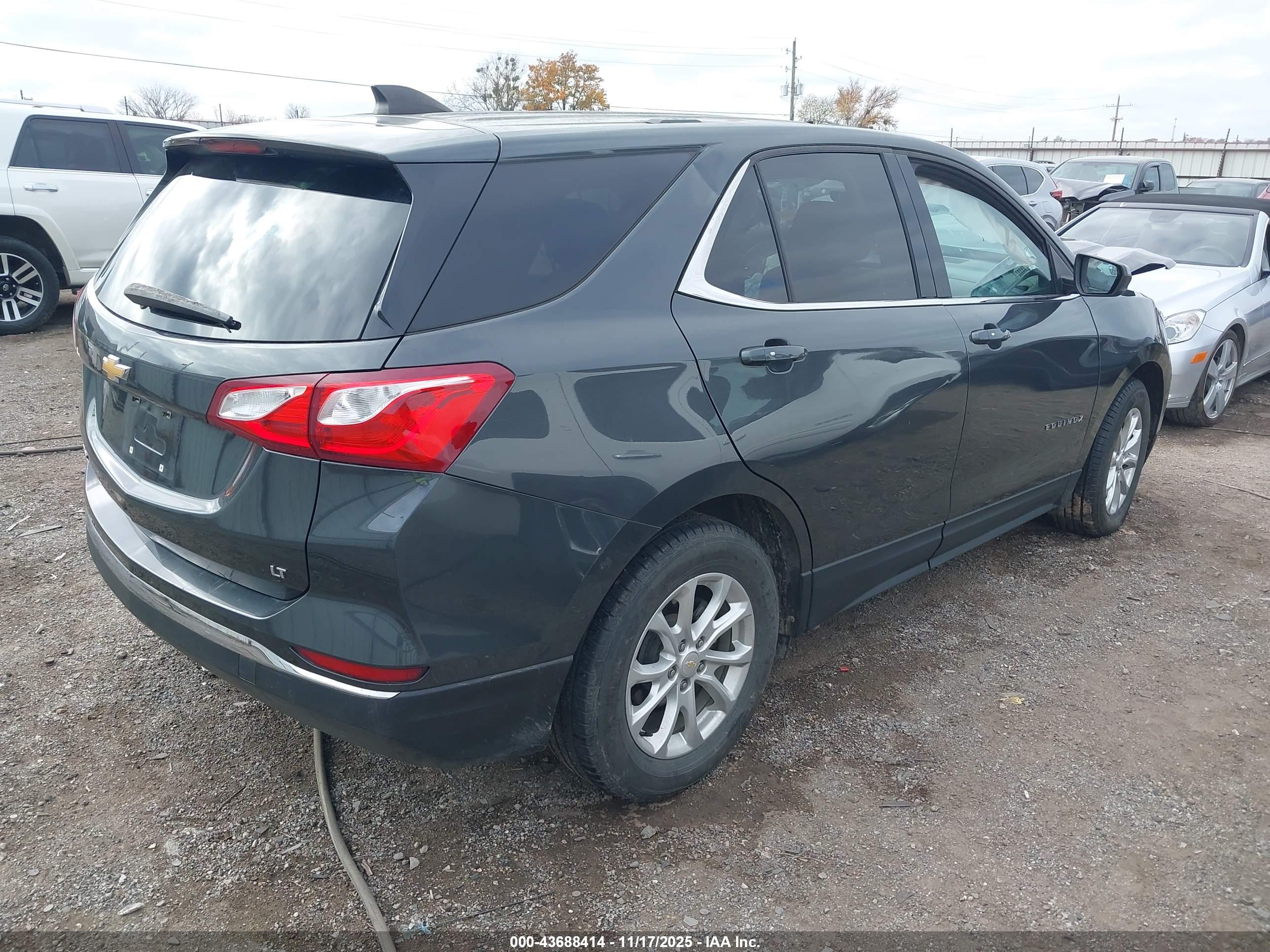 CHEVROLET EQUINOX image 4