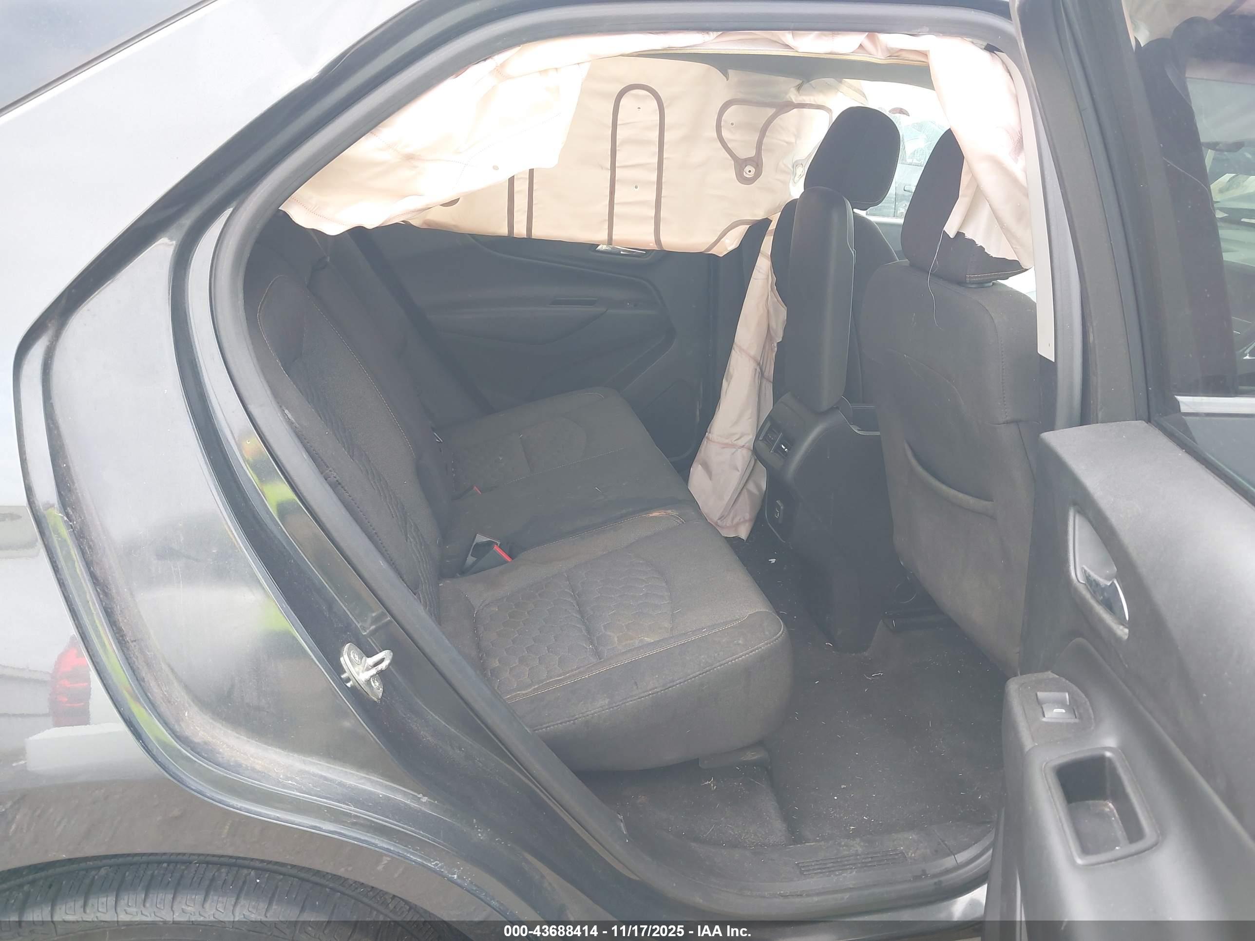 CHEVROLET EQUINOX image 8
