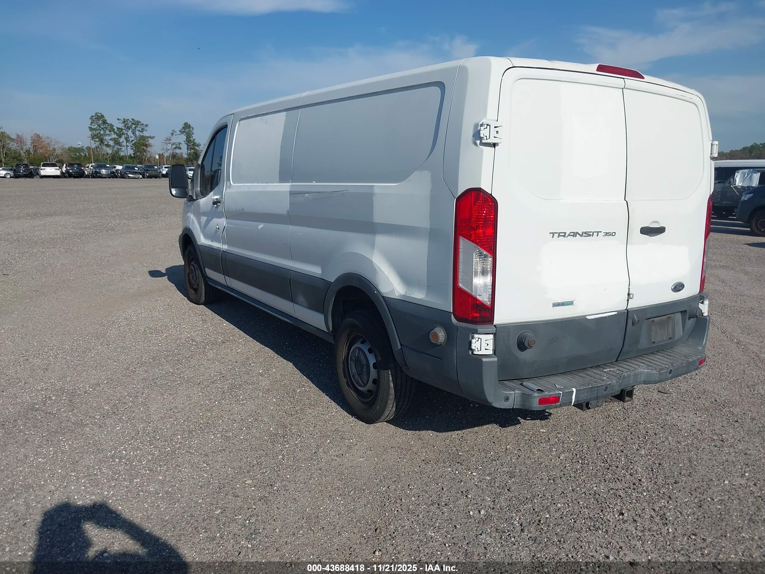 FORD TRANSIT-350 image 3