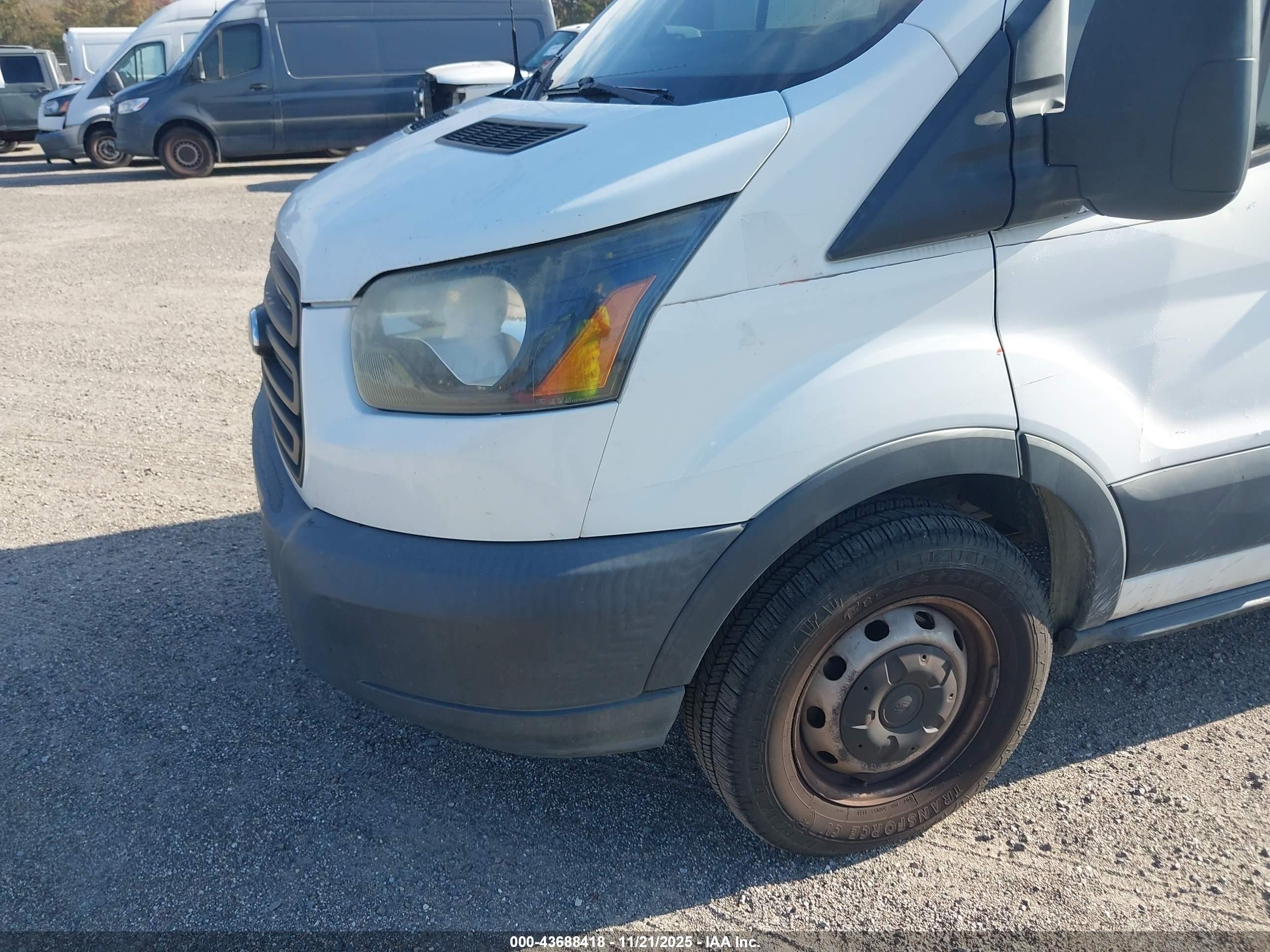 FORD TRANSIT-350 image 6
