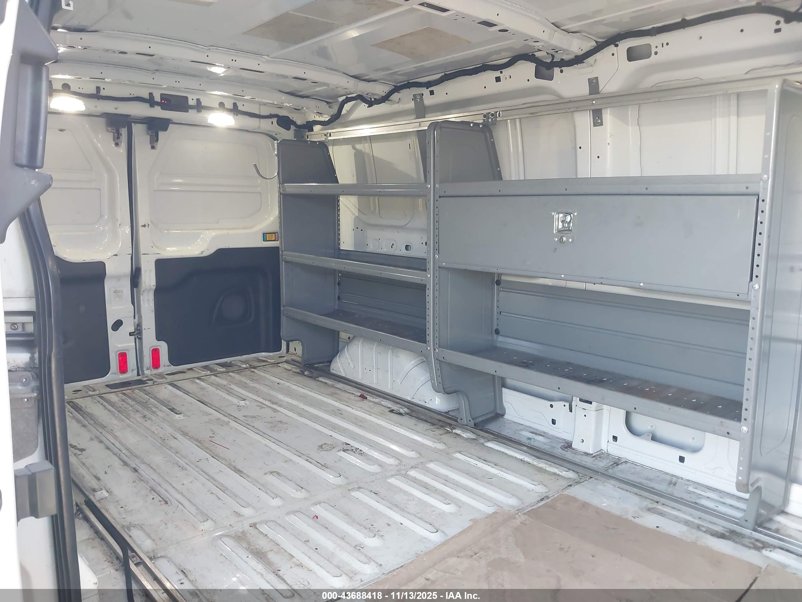 FORD TRANSIT-350 image 8