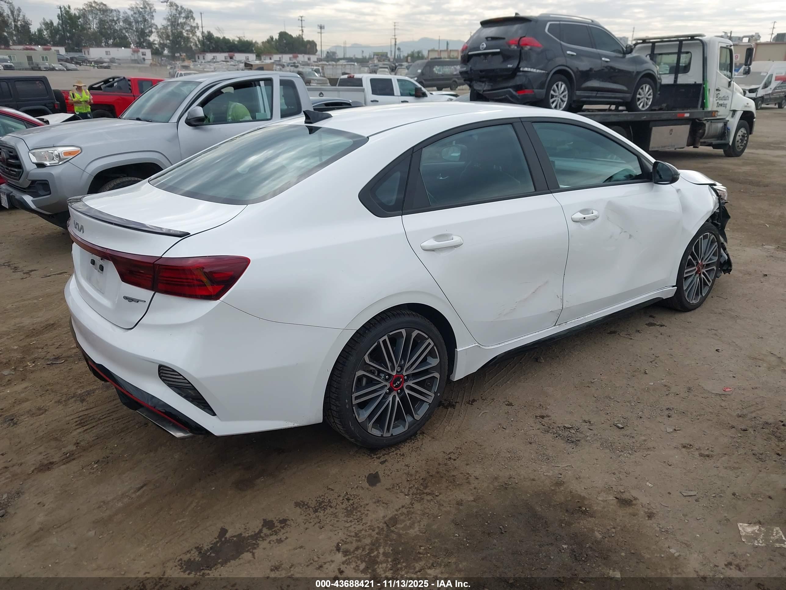 KIA FORTE image 4