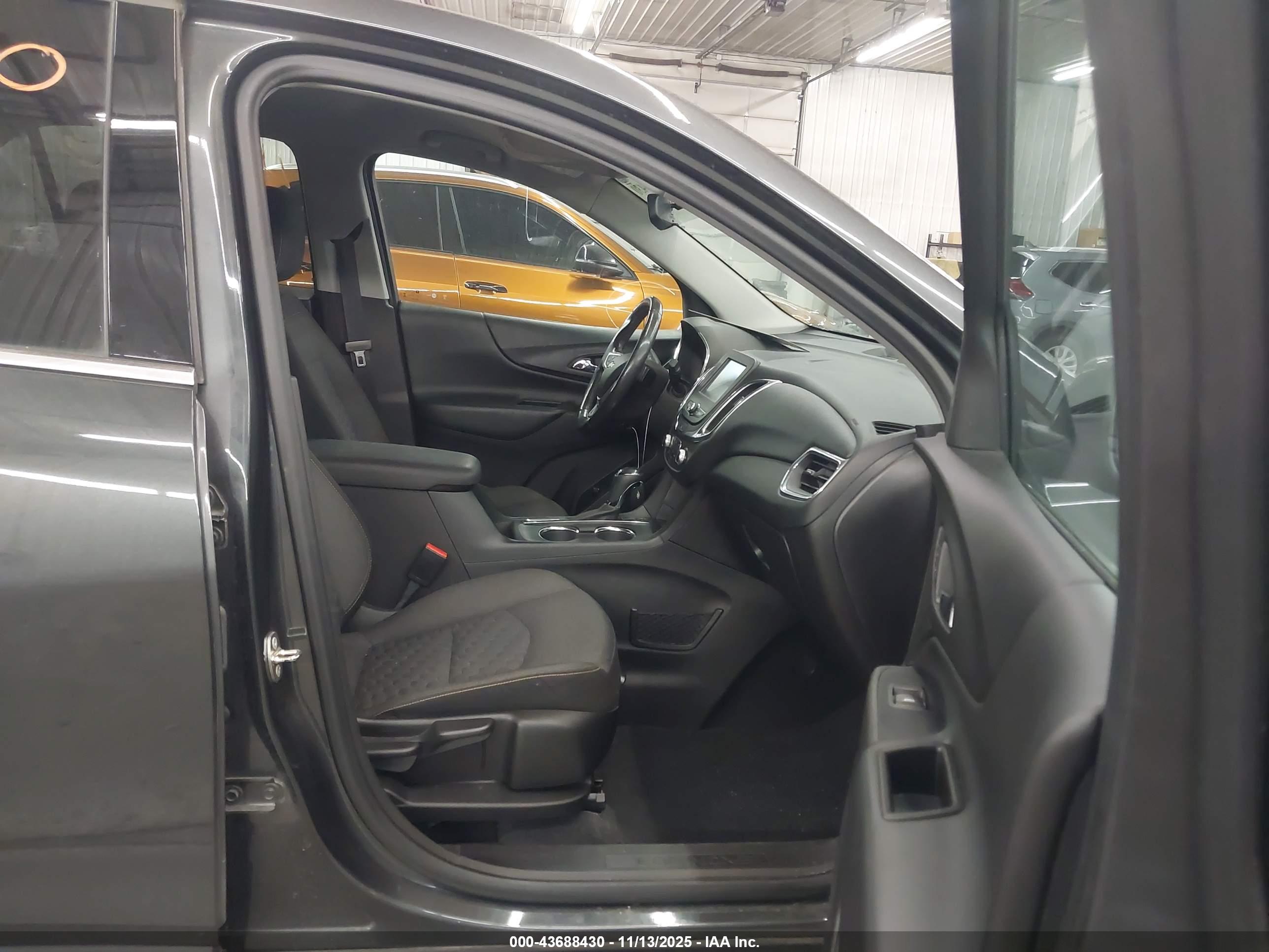 CHEVROLET EQUINOX image 5