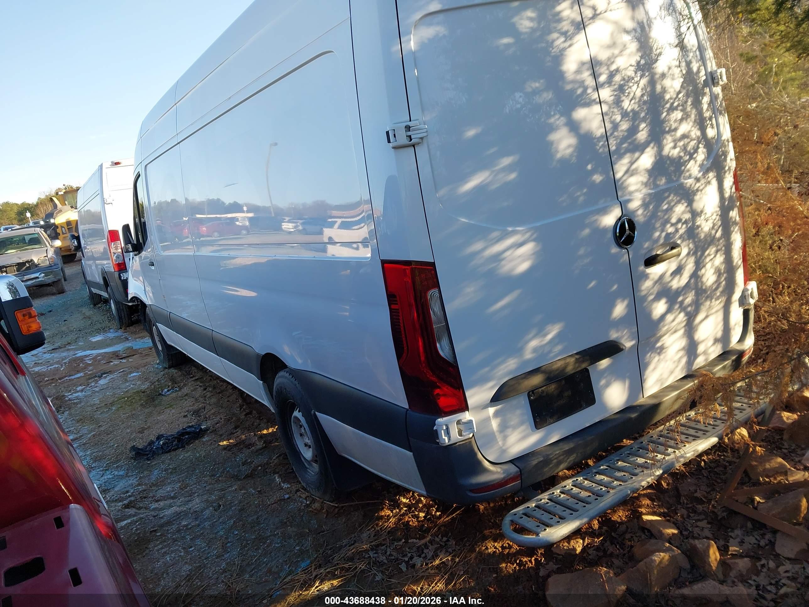 MERCEDES-BENZ SPRINTER image 3