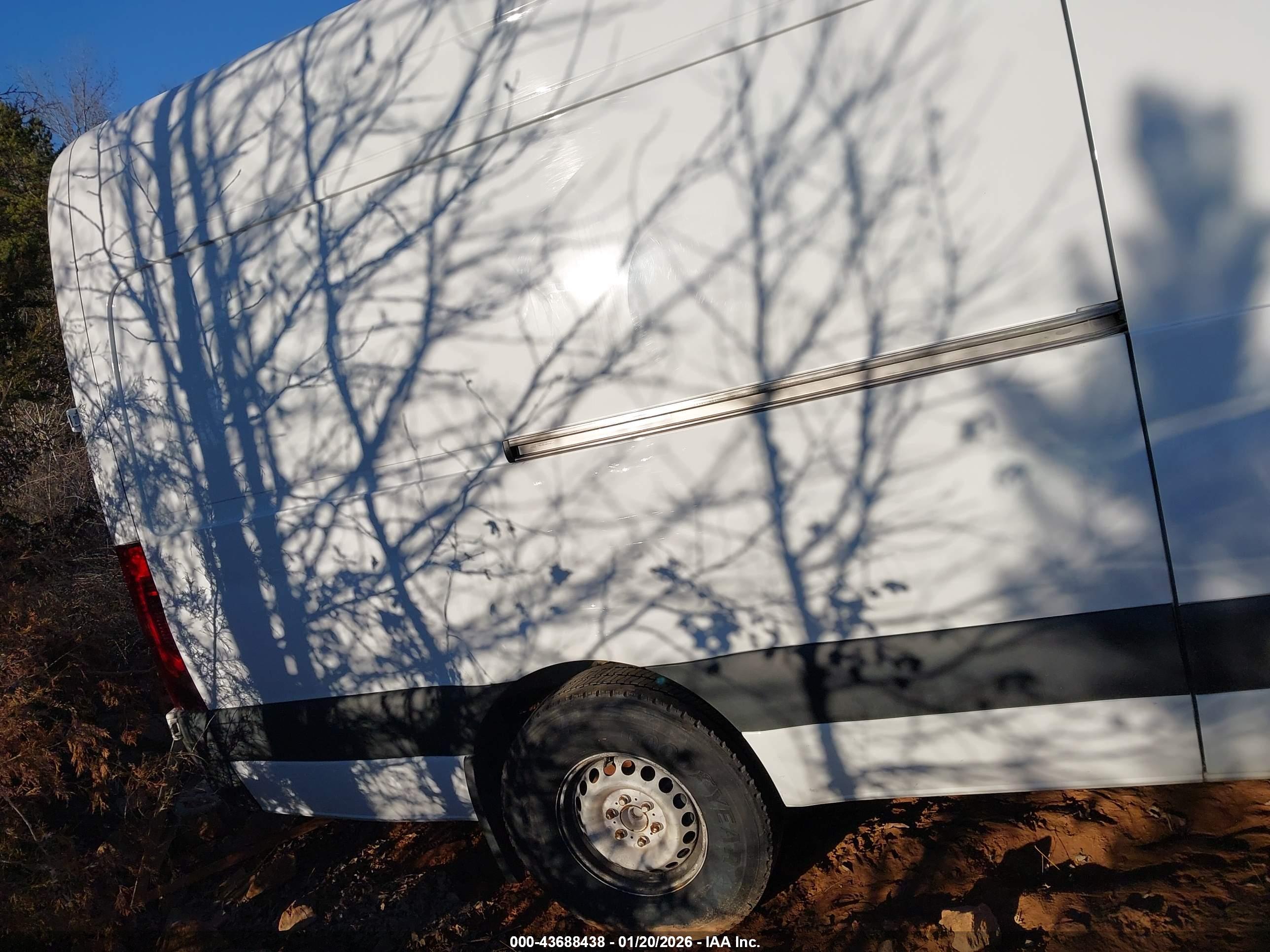 MERCEDES-BENZ SPRINTER image 4