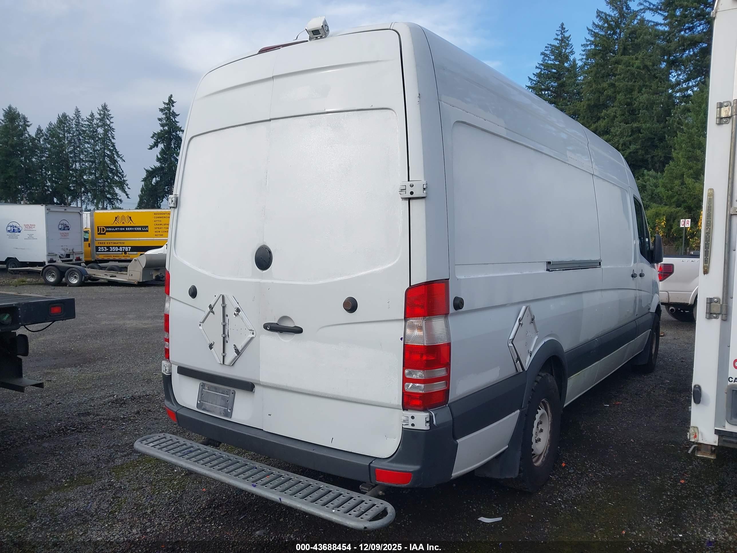 MERCEDES-BENZ SPRINTER image 4