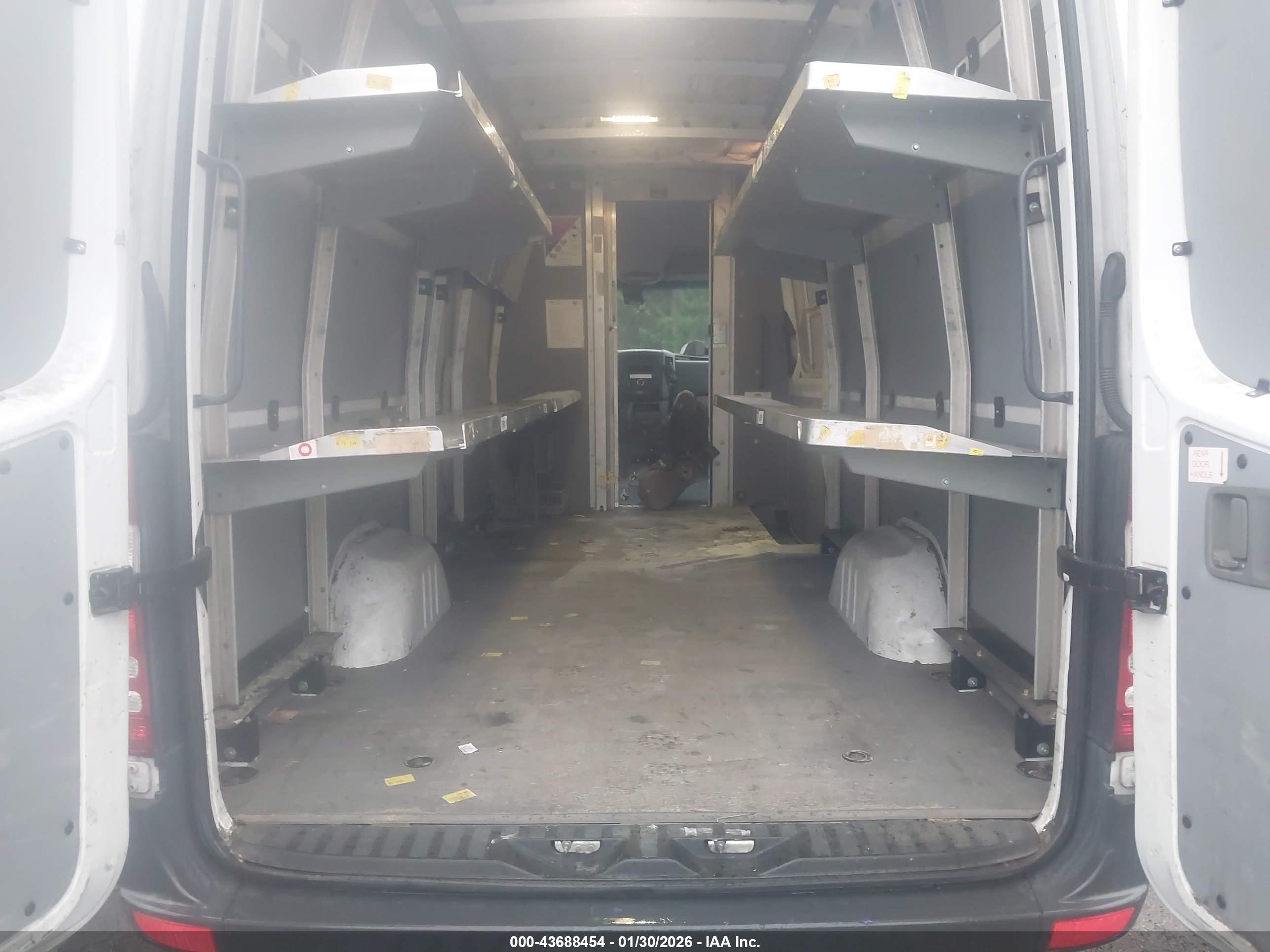 MERCEDES-BENZ SPRINTER image 8