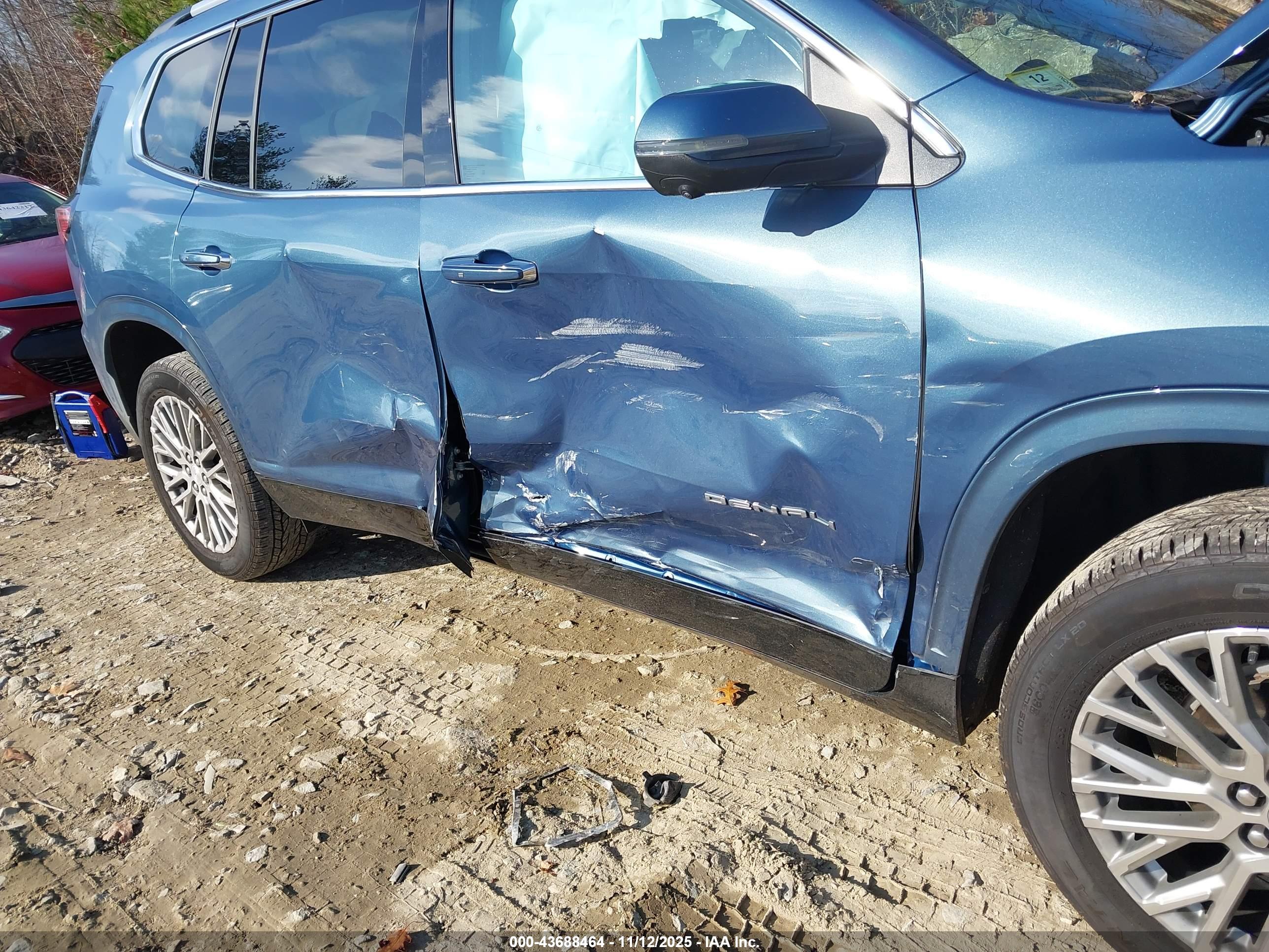 GMC ACADIA image 6