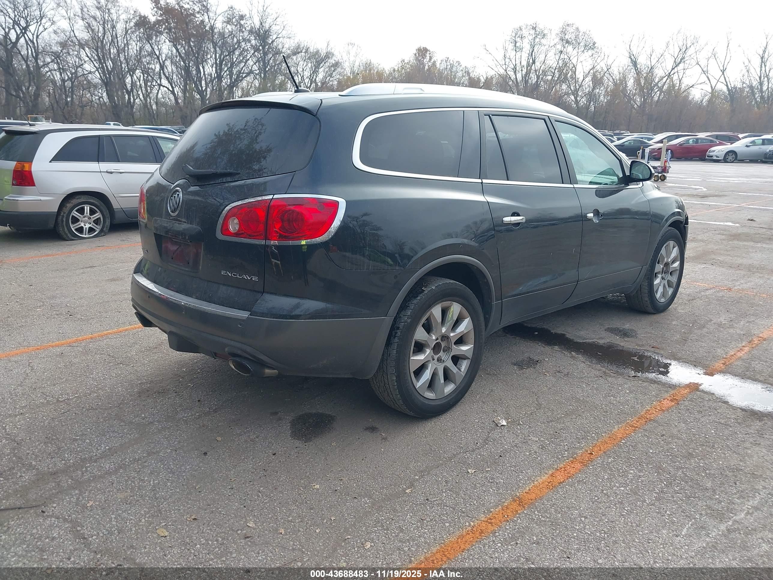 BUICK ENCLAVE image 4