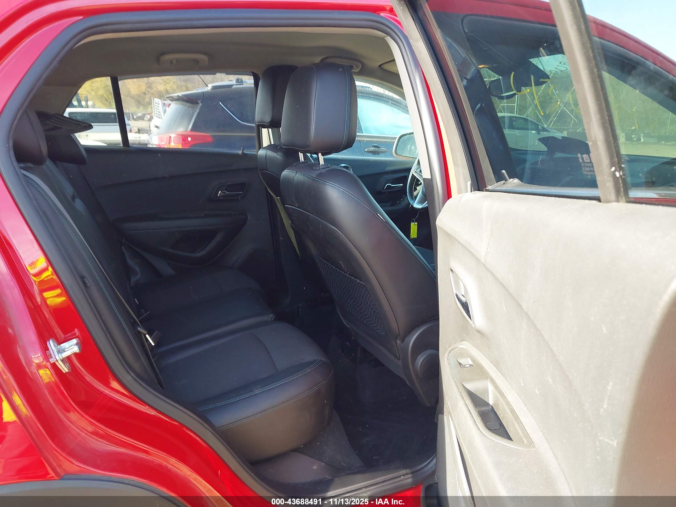 CHEVROLET TRAX image 8