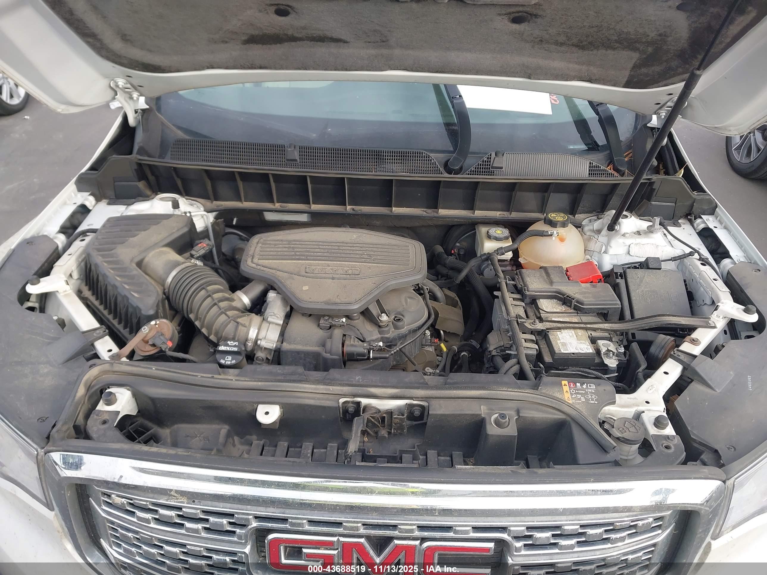 GMC ACADIA image 10