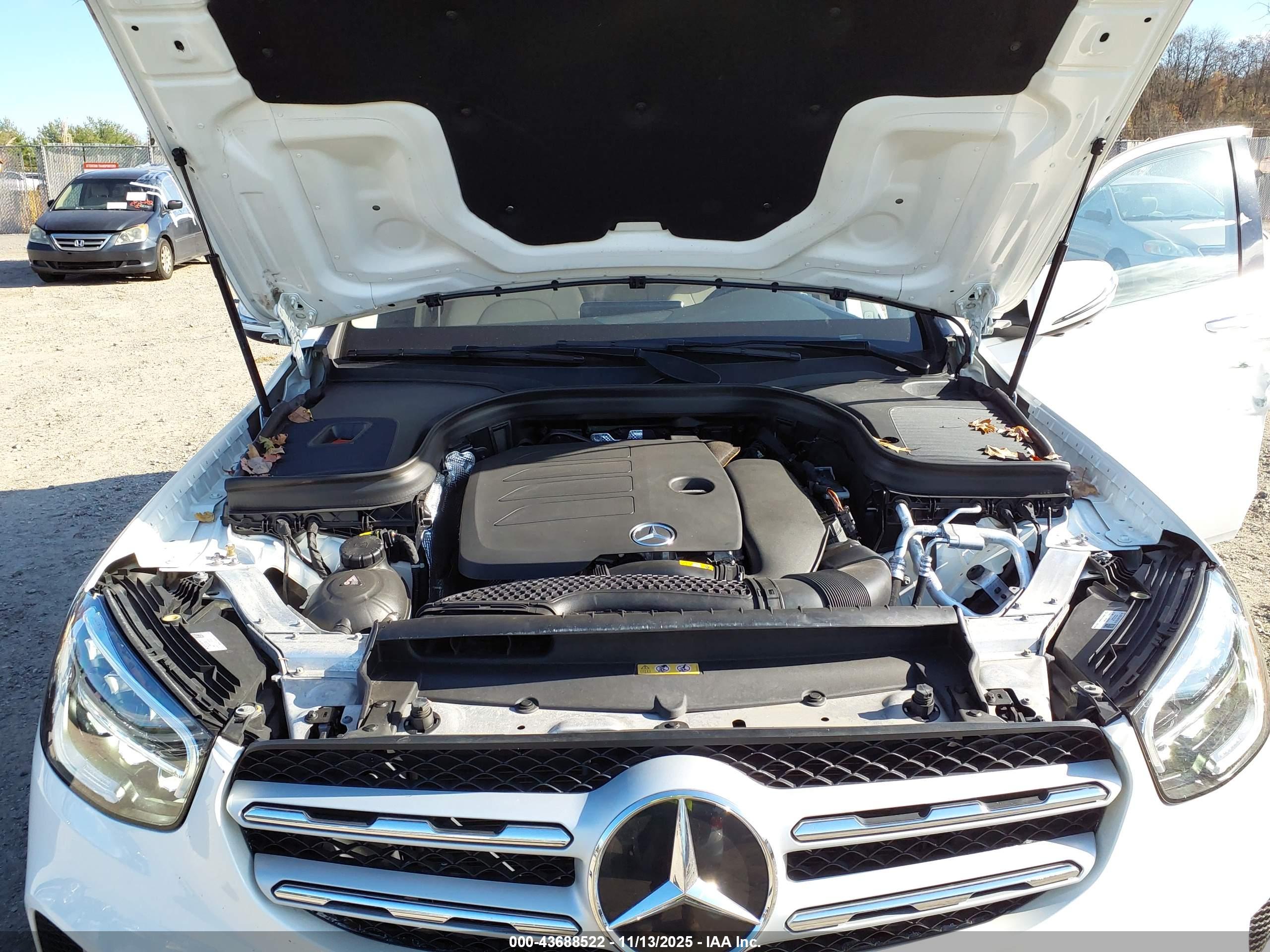 MERCEDES-BENZ GLC image 10