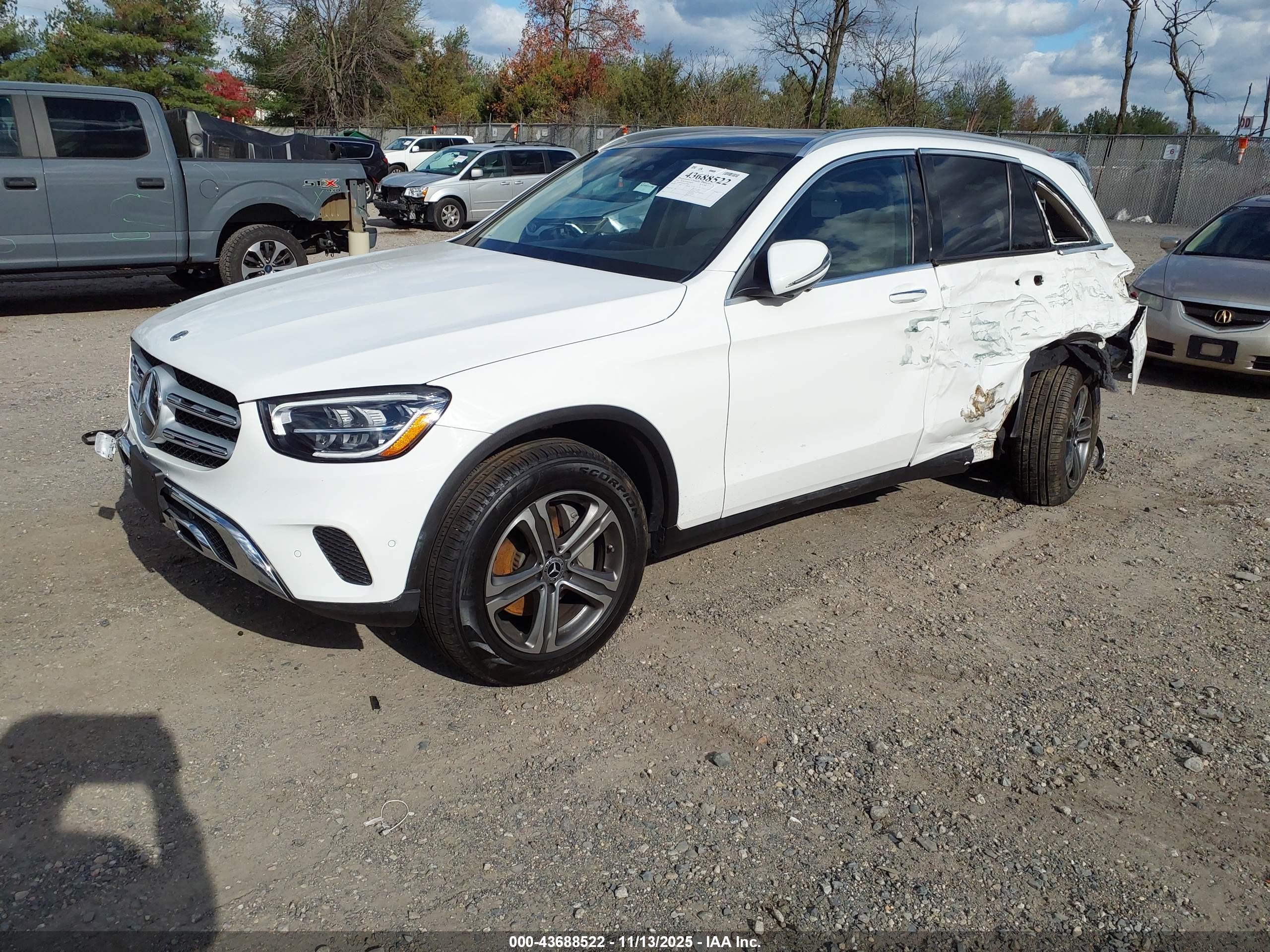 MERCEDES-BENZ GLC image 2