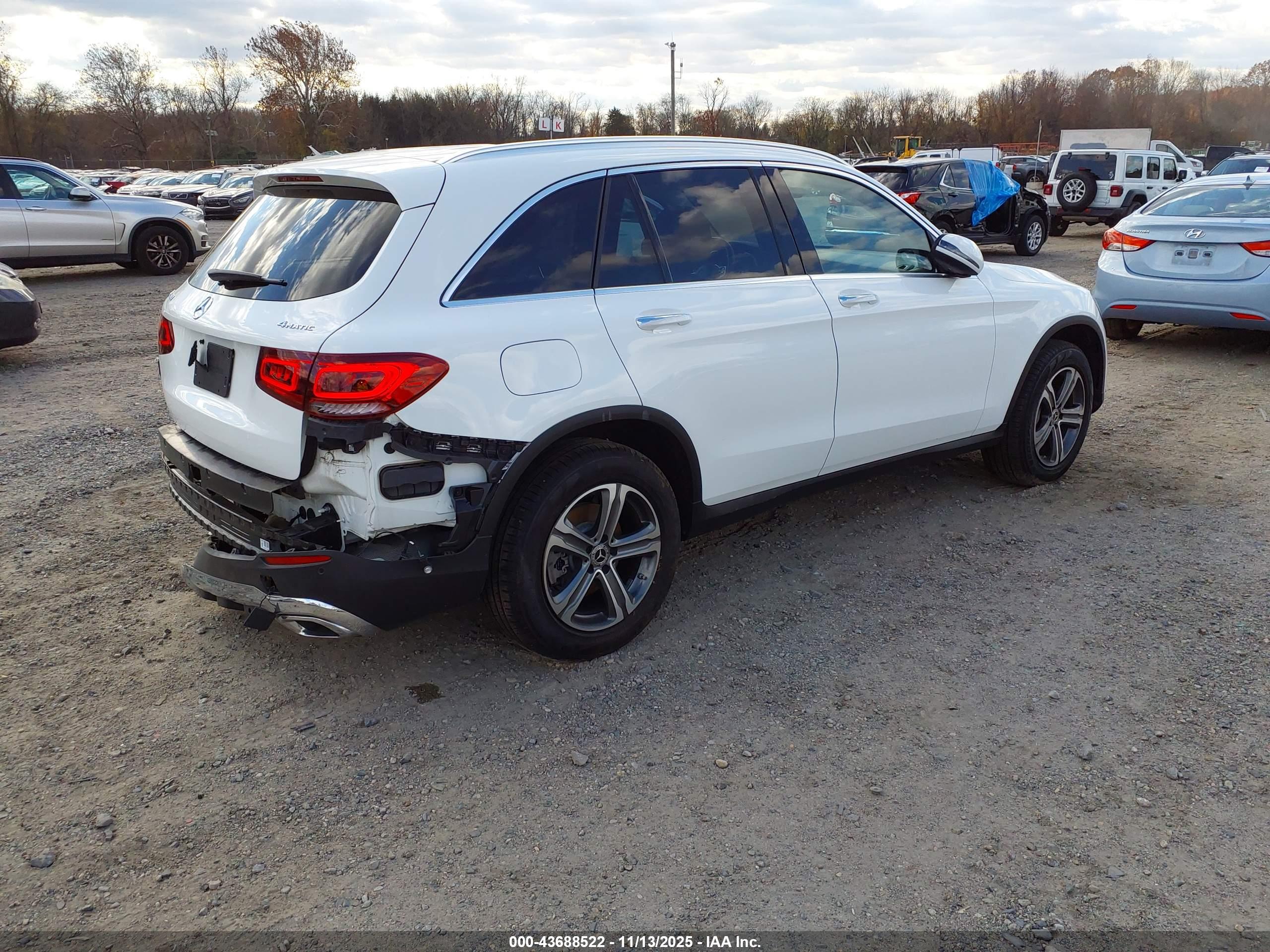 MERCEDES-BENZ GLC image 4