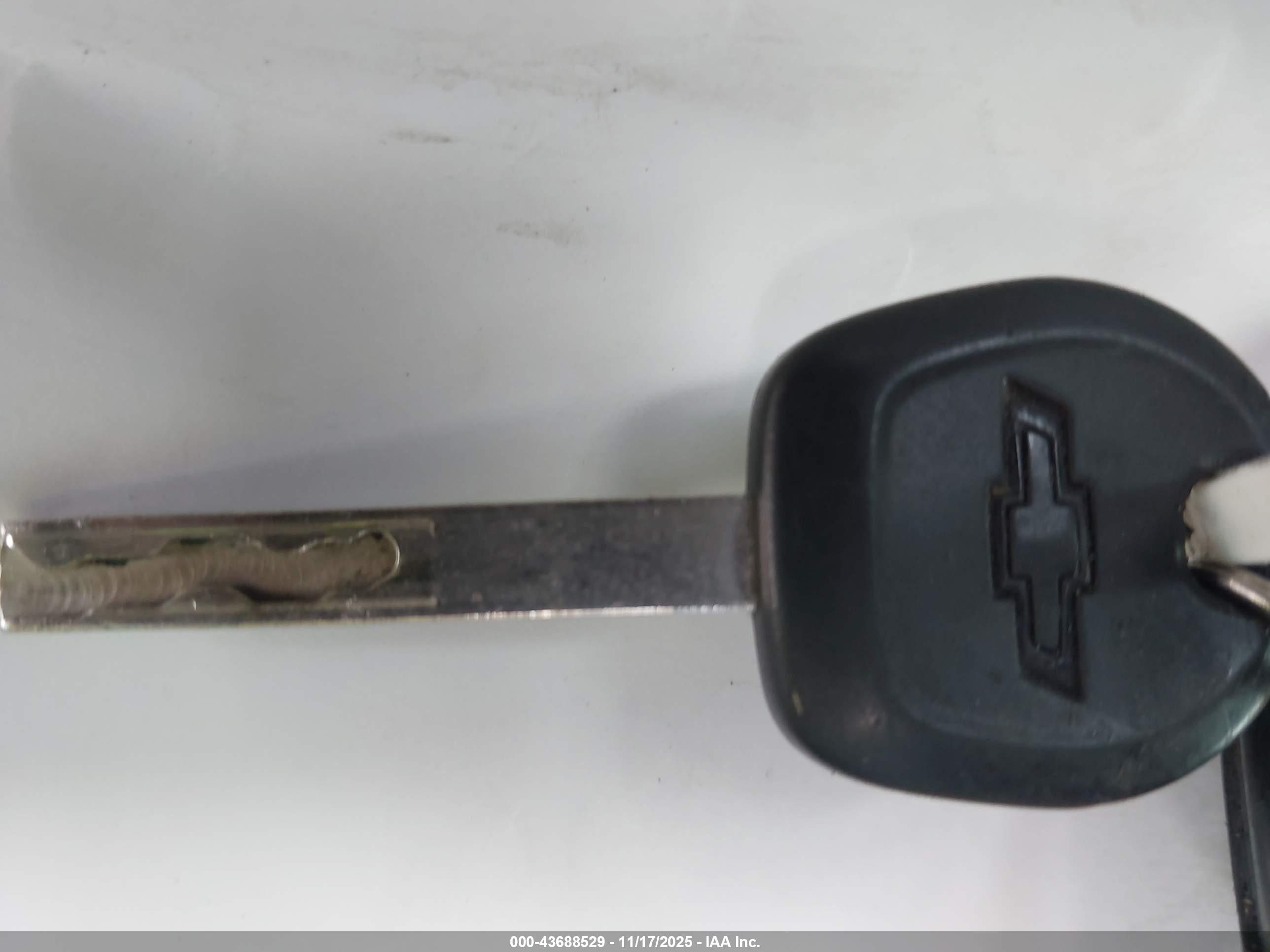 CHEVROLET SILVERADO image 11