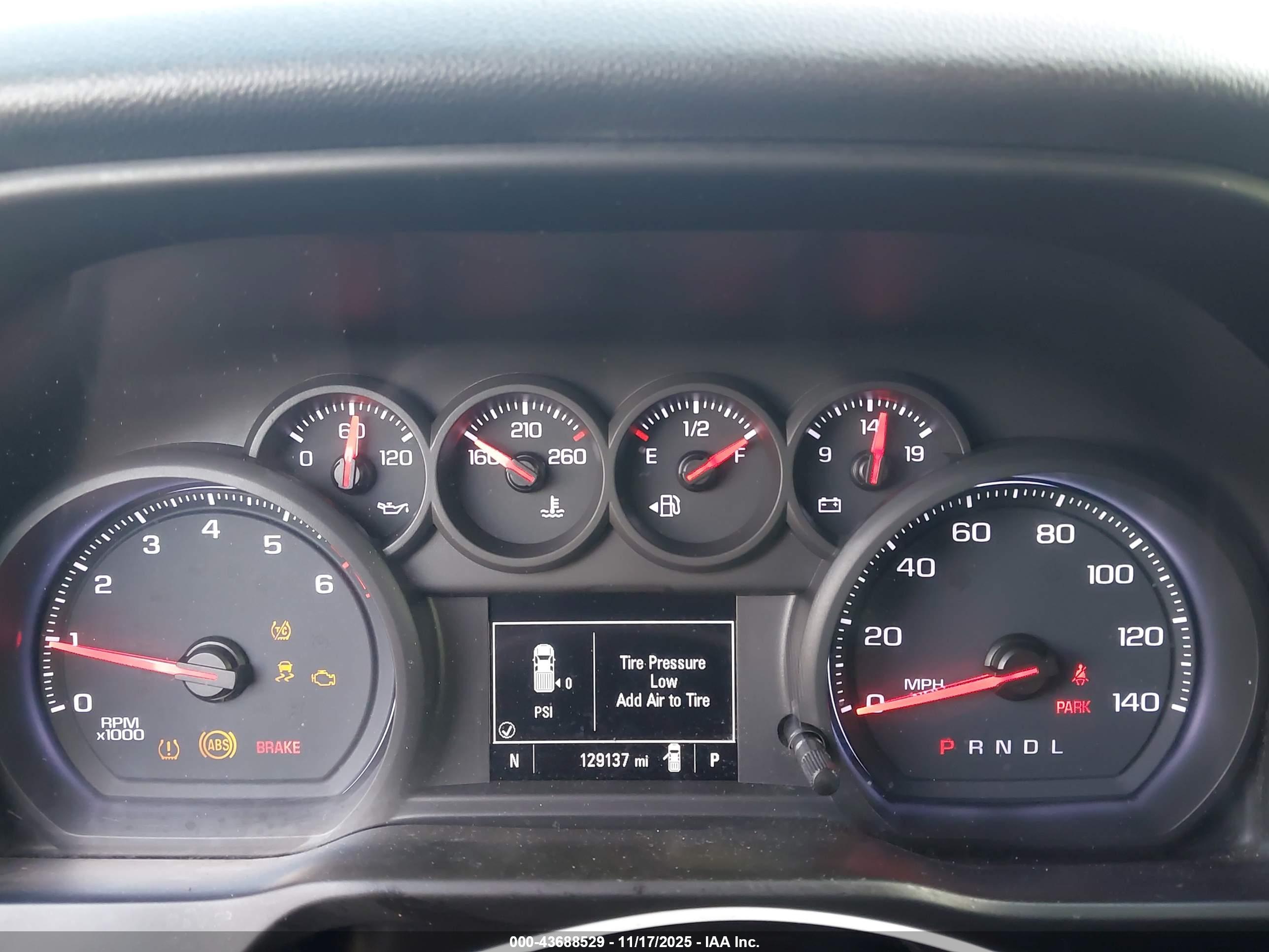 CHEVROLET SILVERADO image 7