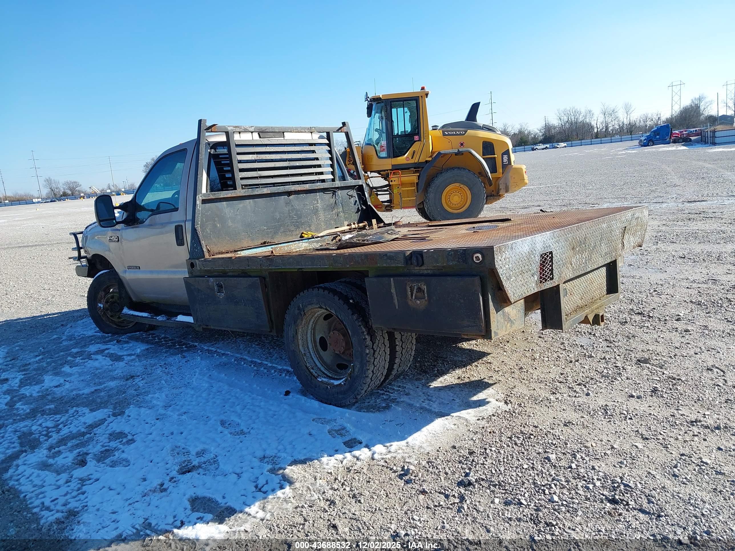 FORD F-450 image 3