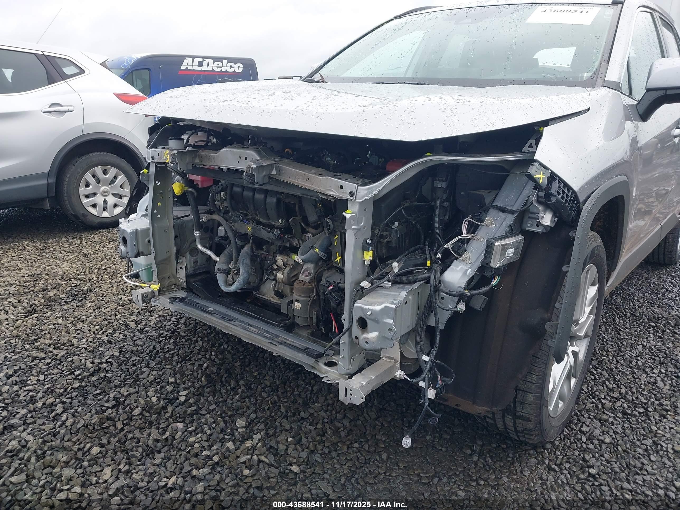 TOYOTA RAV4 image 6