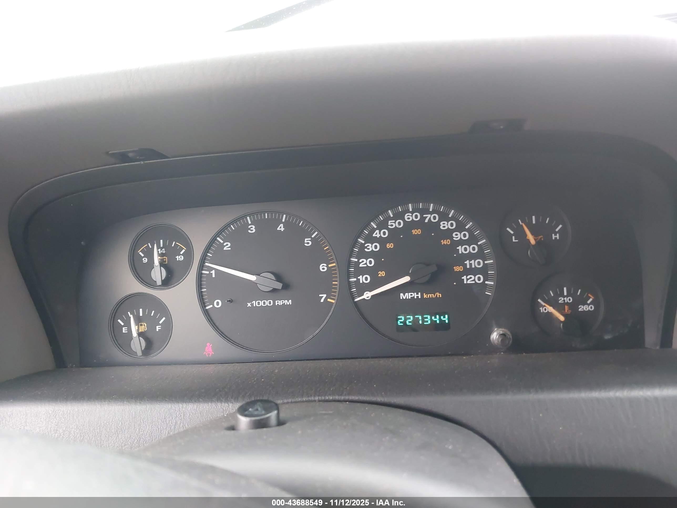 JEEP GRAND image 7