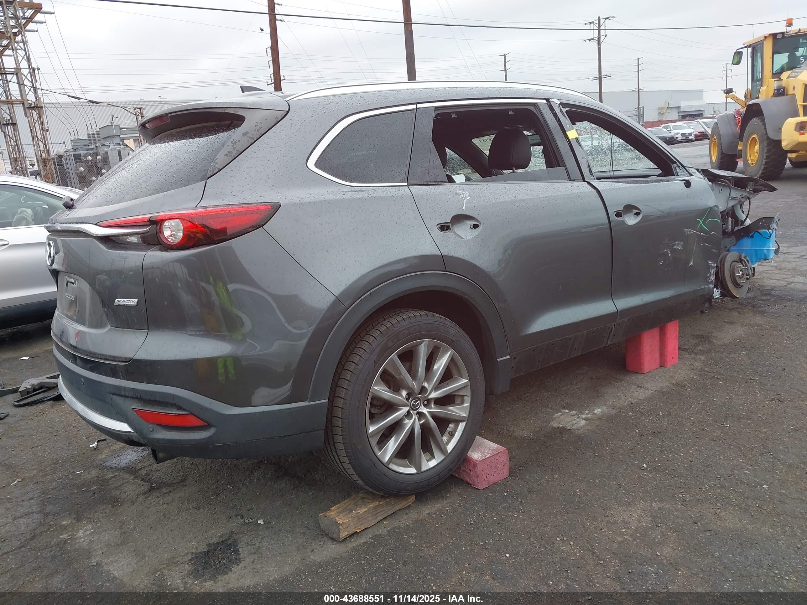 MAZDA CX-9 image 4